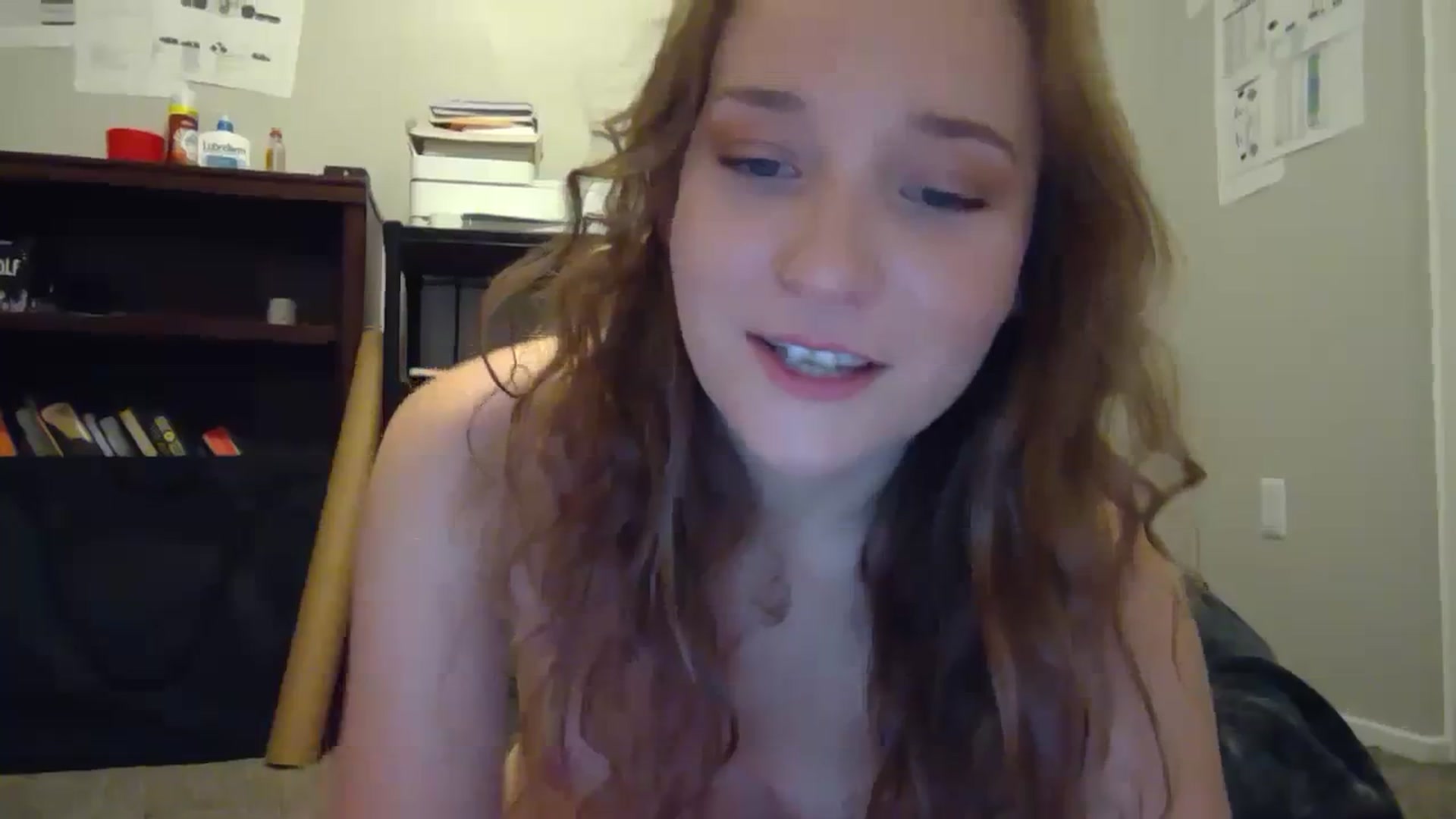 Gallery image thumbnail from hornyhippiexx's myfreecams stream on, 10/08/2023, 07:30 image 17 of 20