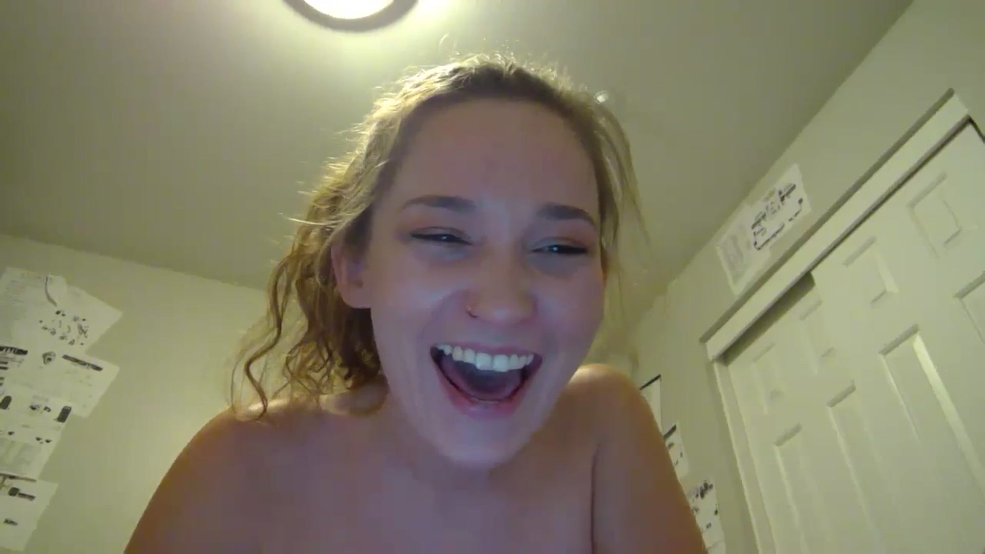 Gallery image thumbnail from hornyhippiexx's myfreecams stream on, 10/08/2023, 09:16 image 16 of 20