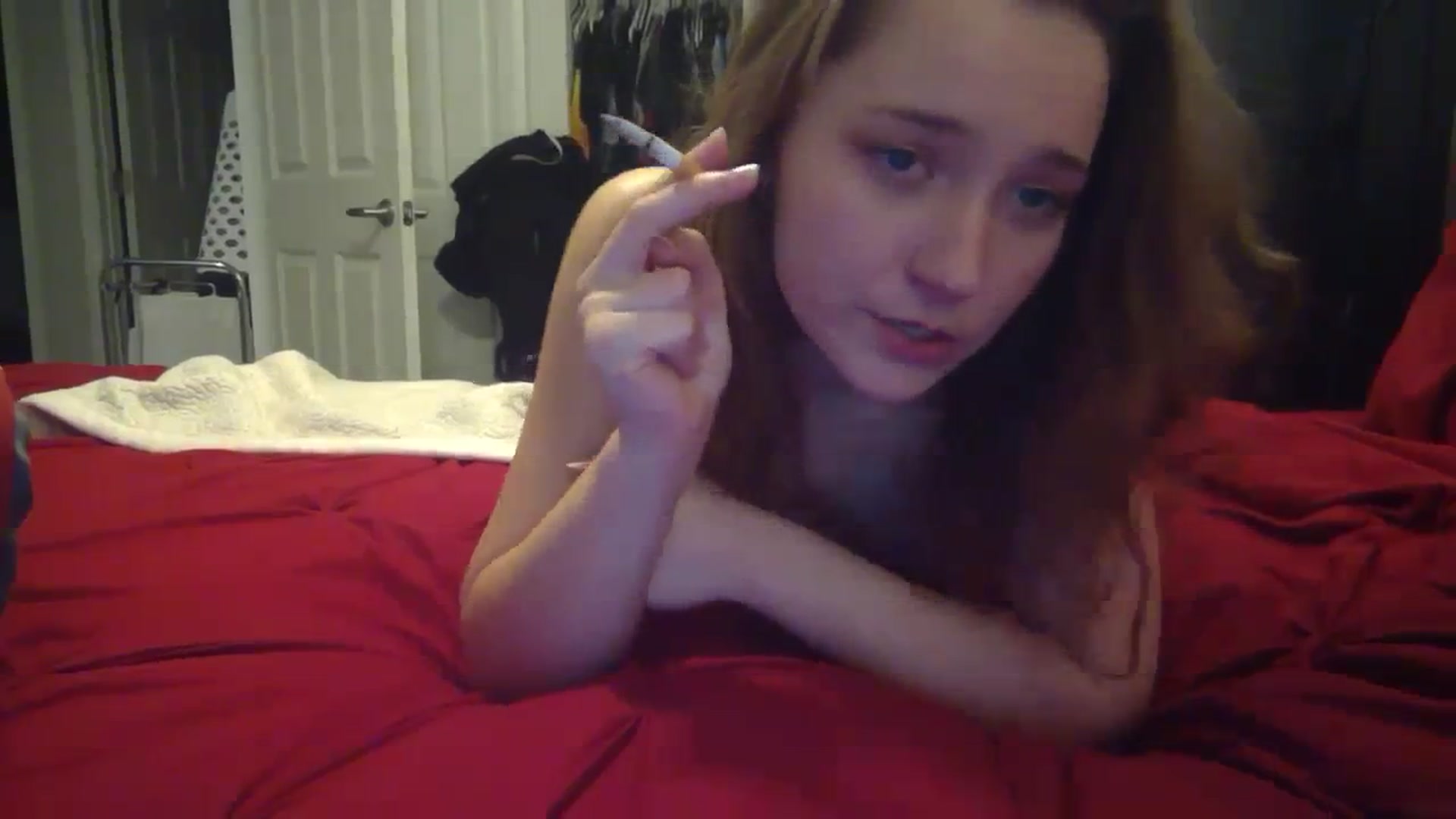 Gallery image thumbnail from hornyhippiexx's myfreecams stream on, 10/29/2023, 02:02 image 13 of 20