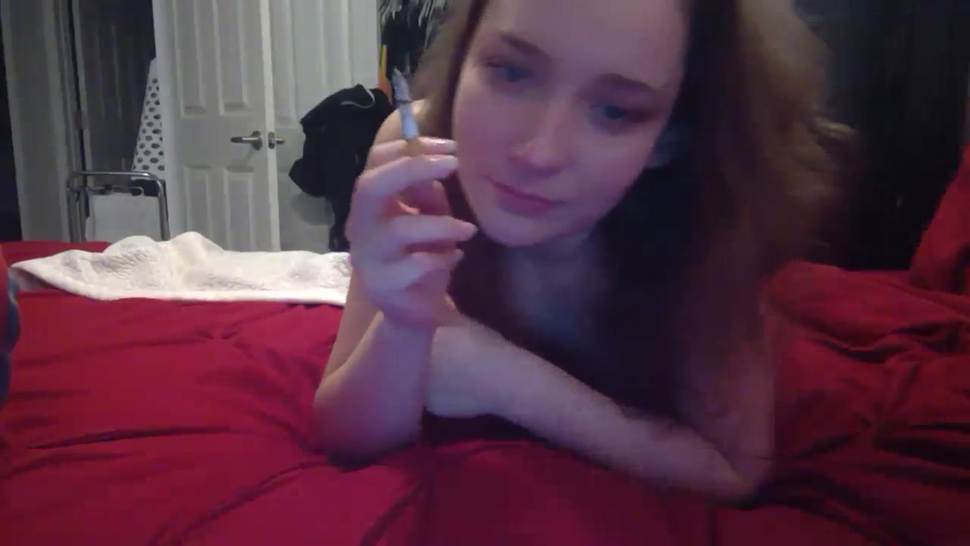 Gallery image thumbnail from hornyhippiexx's myfreecams stream on, 10/29/2023, 02:02 image 12 of 20
