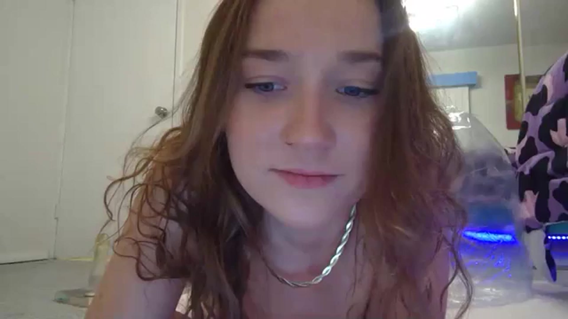 Gallery image thumbnail from hornyhippiexx's myfreecams stream on, 11/26/2023, 07:38 image 9 of 20