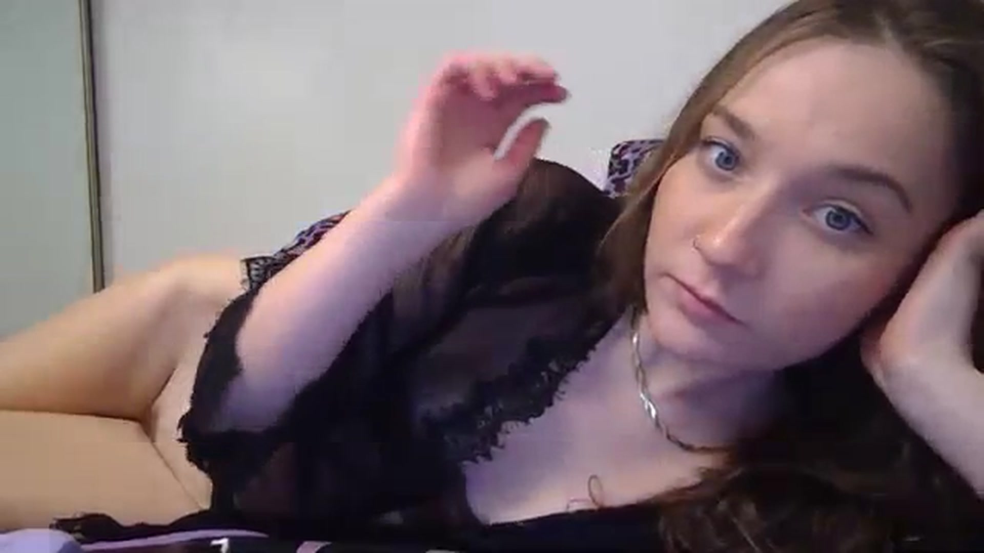Gallery image thumbnail from hornyhippiexx's myfreecams stream on, 11/26/2023, 10:01 image 4 of 20