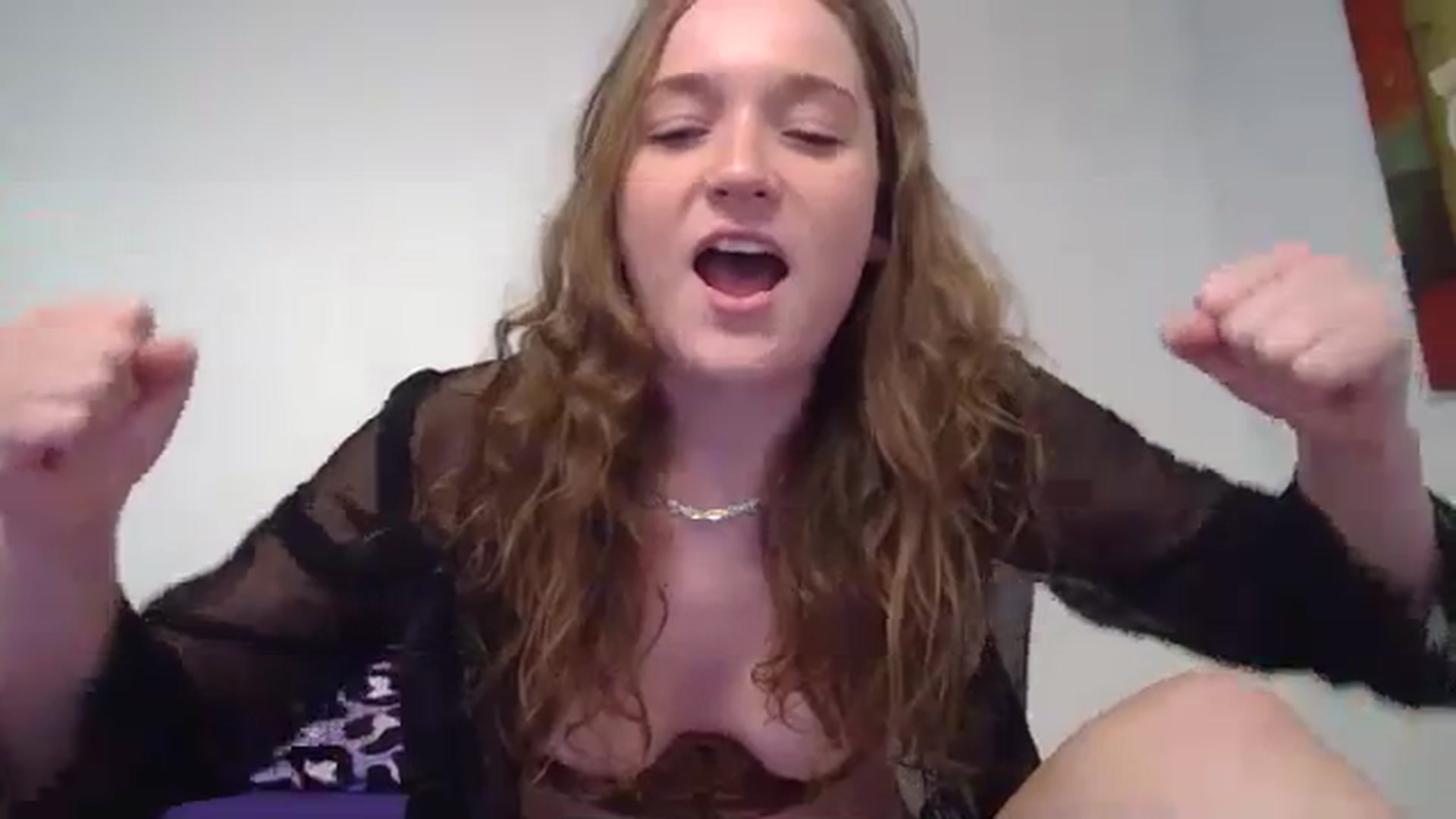 Gallery image thumbnail from hornyhippiexx's myfreecams stream on, 11/26/2023, 10:01 image 18 of 20