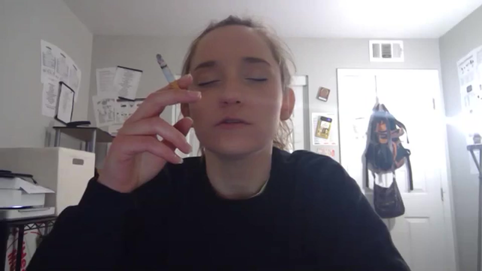 Gallery image thumbnail from hornyhippiexx's myfreecams stream on, 12/13/2023, 08:11 image 19 of 20