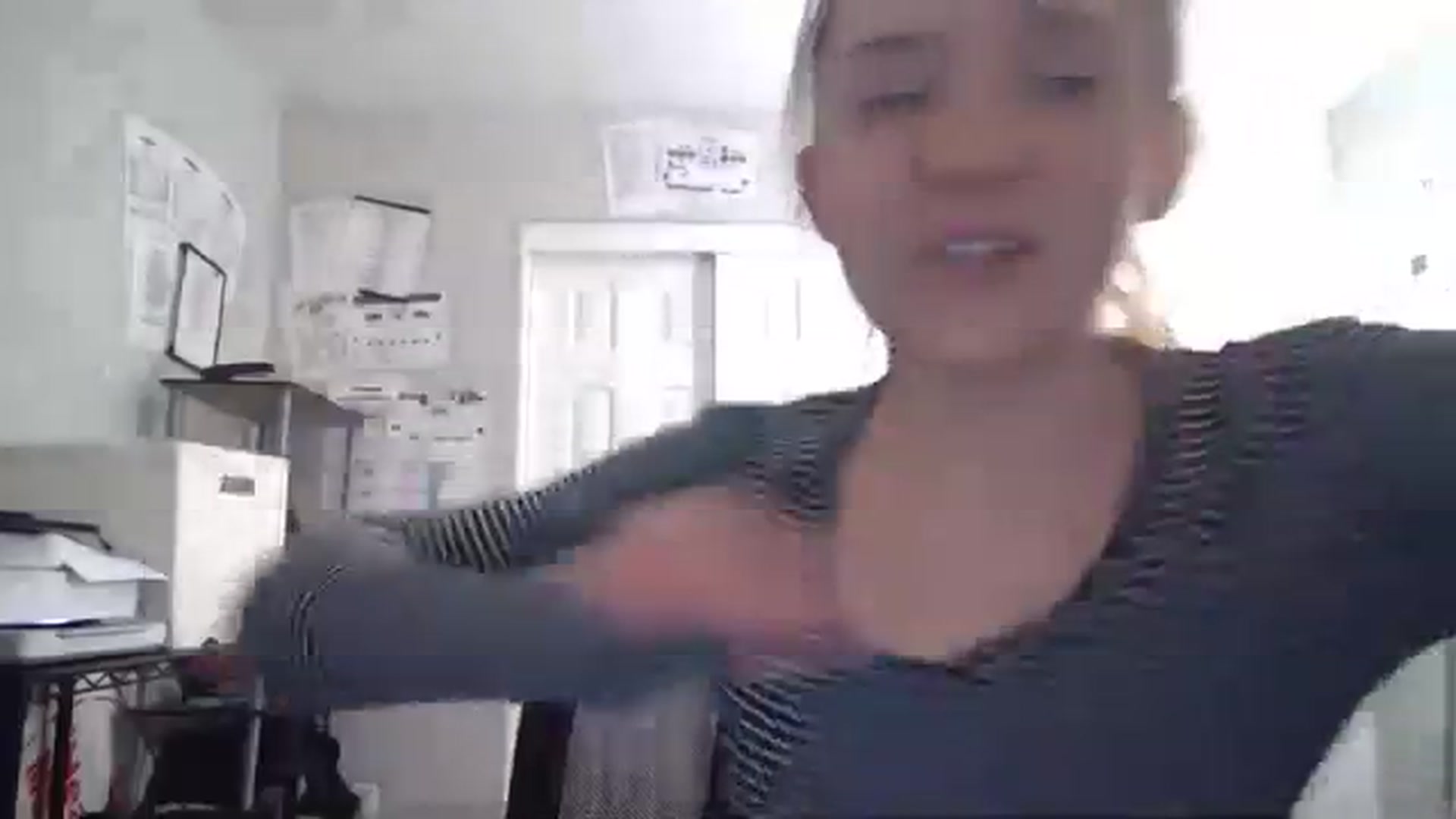 Gallery image thumbnail from hornyhippiexx's myfreecams stream on, 12/13/2023, 08:53 image 6 of 20