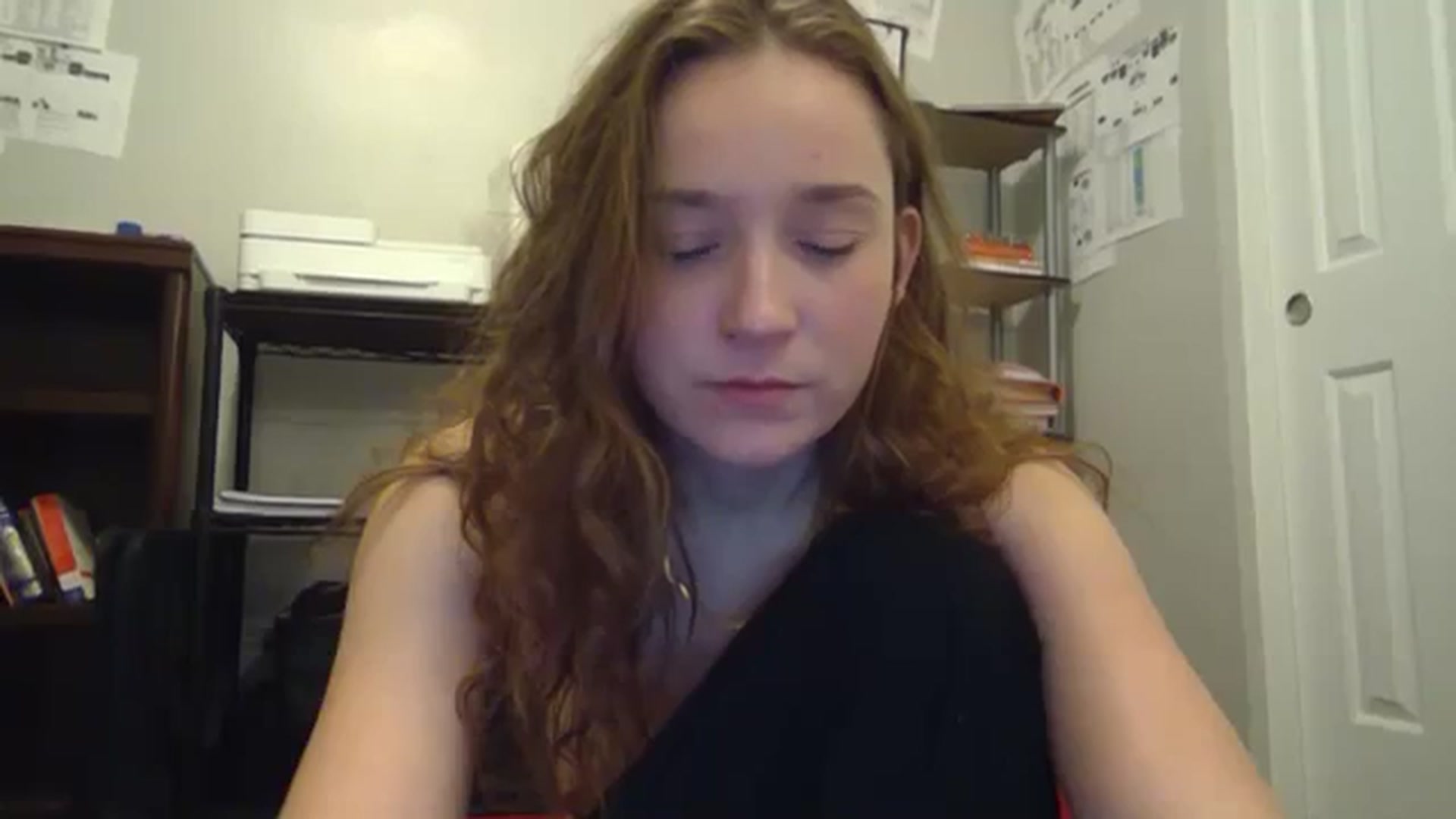 Gallery image thumbnail from hornyhippiexx's myfreecams stream on, 12/15/2023, 07:20 image 18 of 20