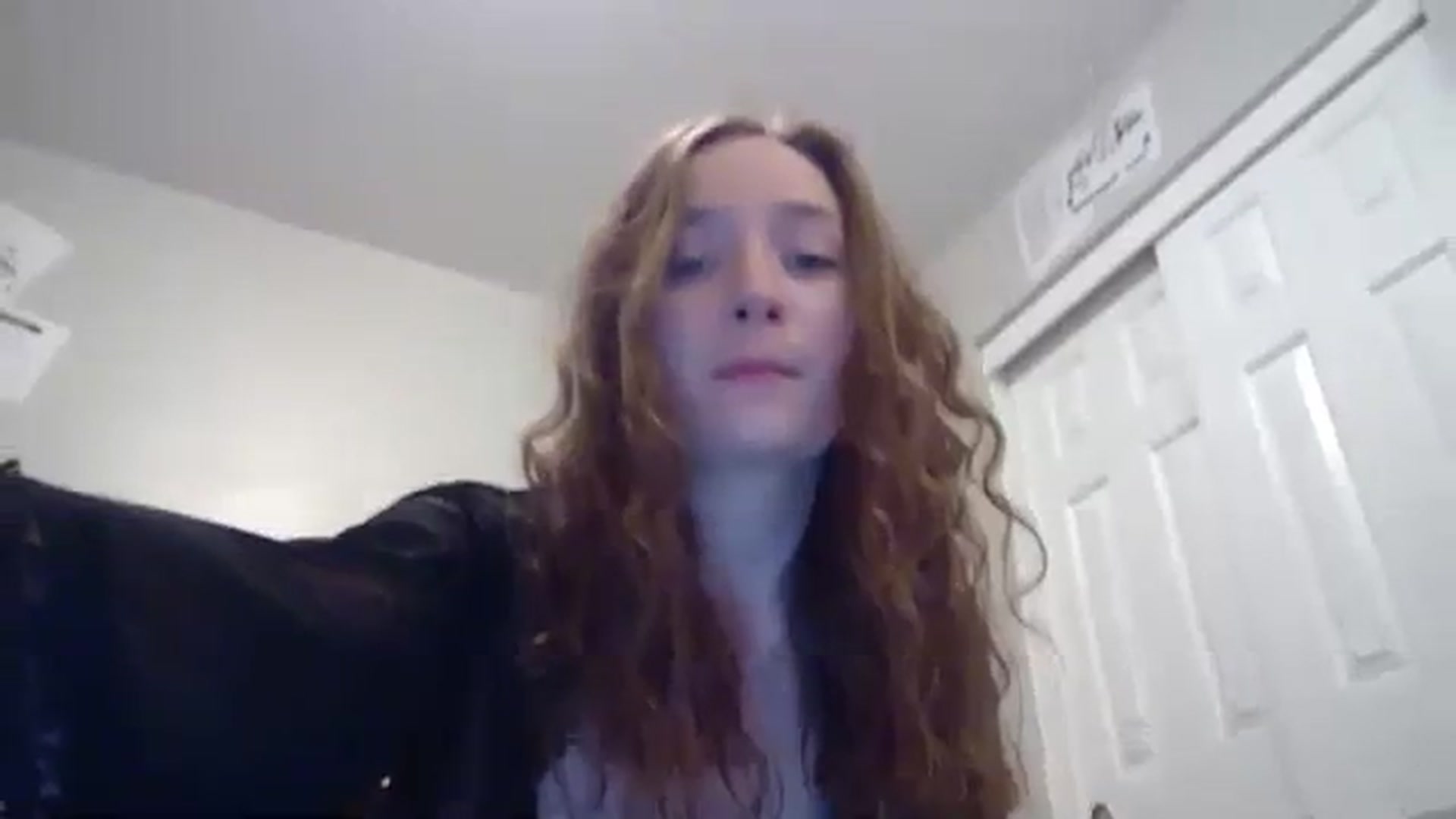 Gallery image thumbnail from hornyhippiexx's myfreecams stream on, 12/21/2023, 07:48 image 10 of 20