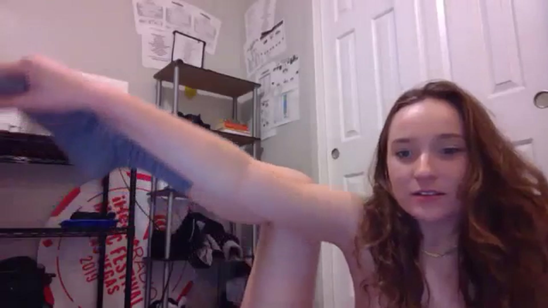 Gallery image thumbnail from hornyhippiexx's myfreecams stream on, 12/24/2023, 09:24 image 15 of 20