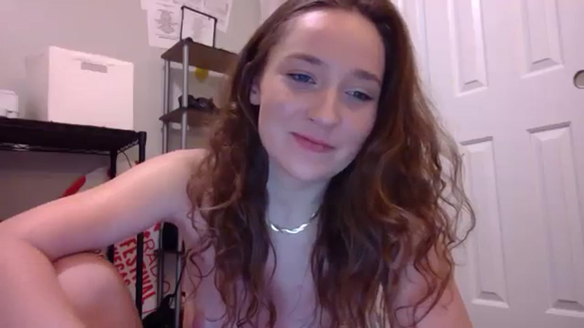 Gallery image thumbnail from hornyhippiexx's myfreecams stream on, 12/24/2023, 09:24 image 12 of 20
