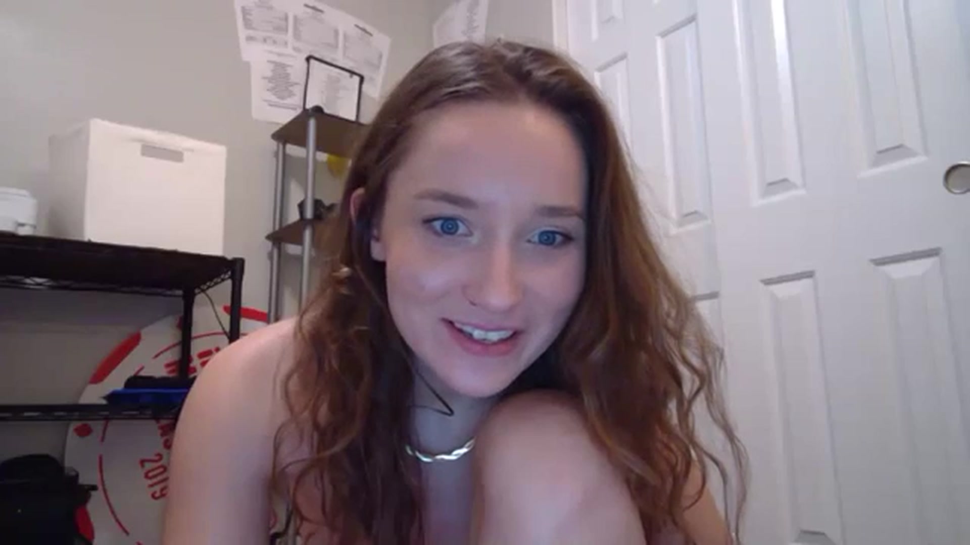 Gallery image thumbnail from hornyhippiexx's myfreecams stream on, 12/24/2023, 09:24 image 17 of 20