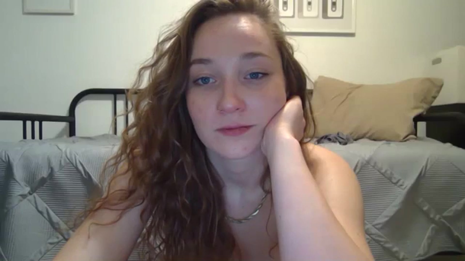 Gallery image thumbnail from hornyhippiexx's myfreecams stream on, 01/30/2024, 08:03 image 4 of 20