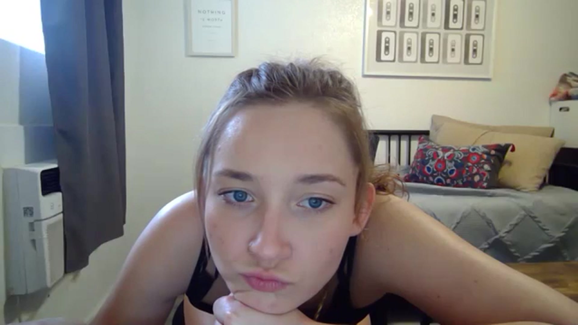 Gallery image thumbnail from hornyhippiexx's myfreecams stream on, 01/31/2024, 23:57 image 13 of 20