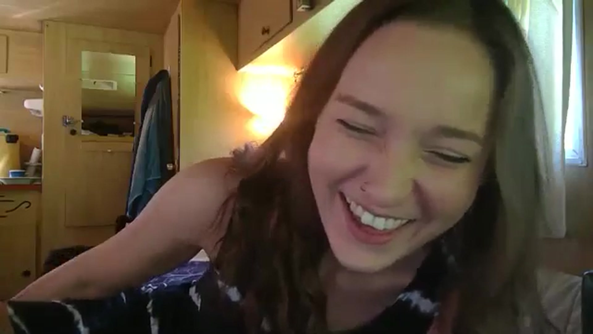 Gallery image thumbnail from hornyhippiexx's myfreecams stream on, 06/18/2024, 23:27 image 2 of 20