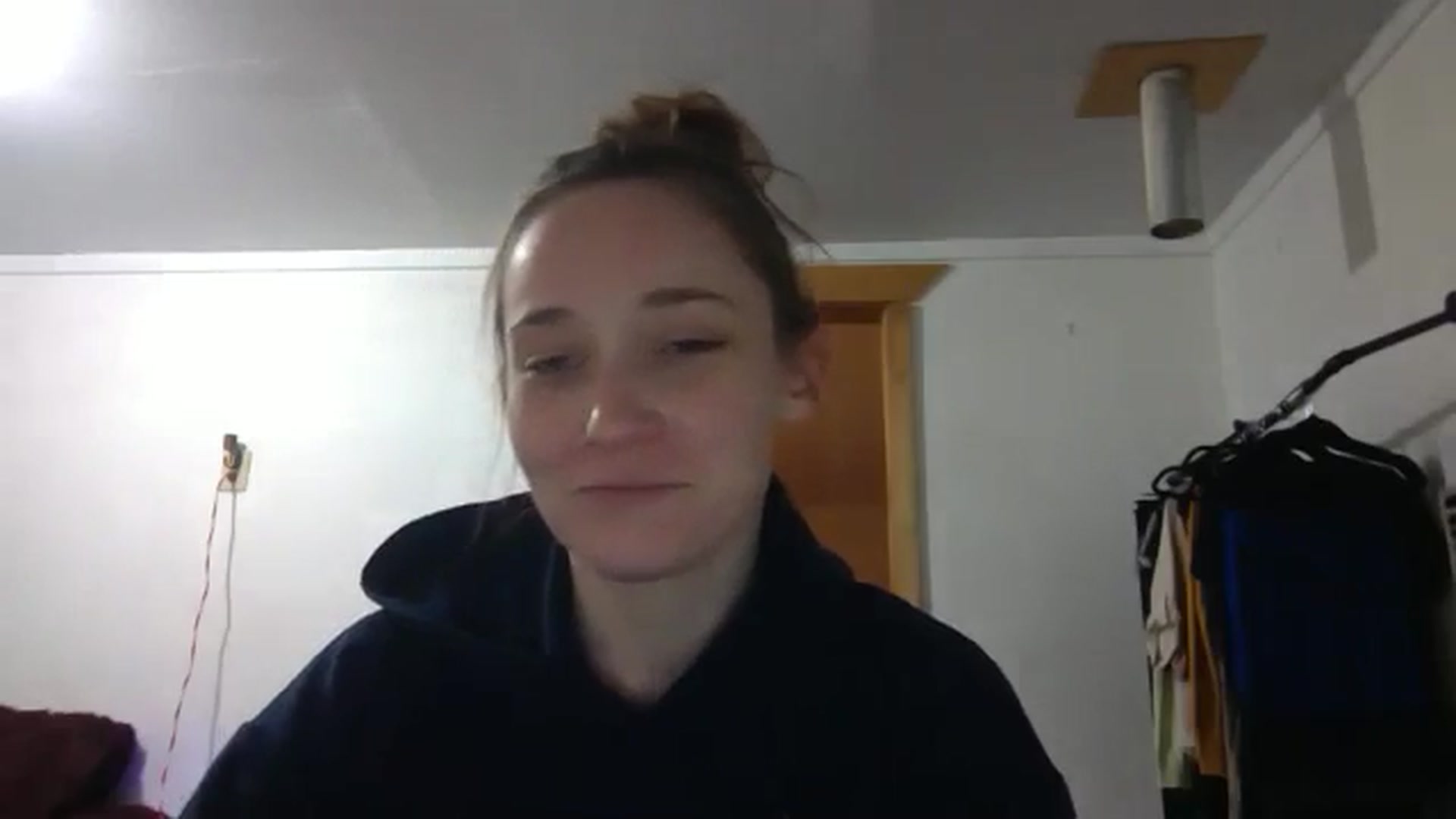Gallery image thumbnail from hornyhippiexx's myfreecams stream on, 11/16/2024, 08:49 image 16 of 20