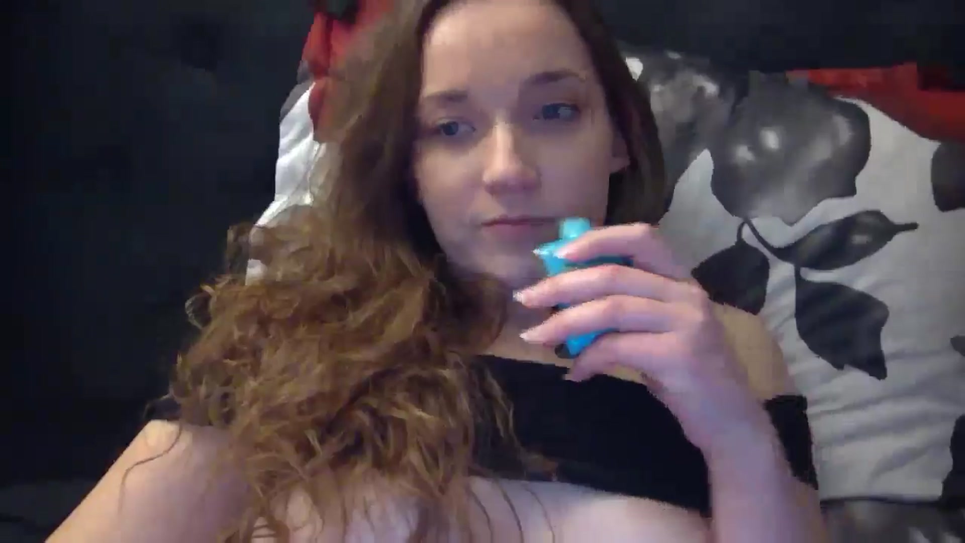 Gallery image thumbnail from hornyhippiexx's myfreecams stream on, 12/18/2024, 08:05 image 19 of 20