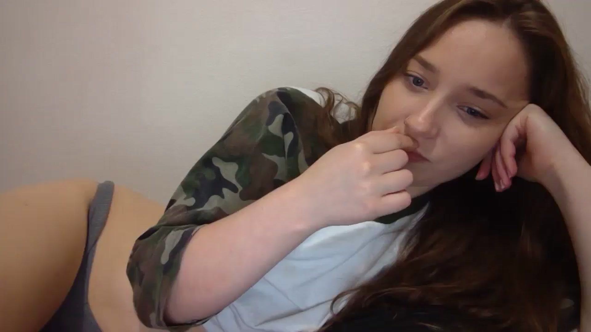 Gallery image thumbnail from hornyhippiexx's myfreecams stream on, 04/24/2025, 08:39 image 13 of 20
