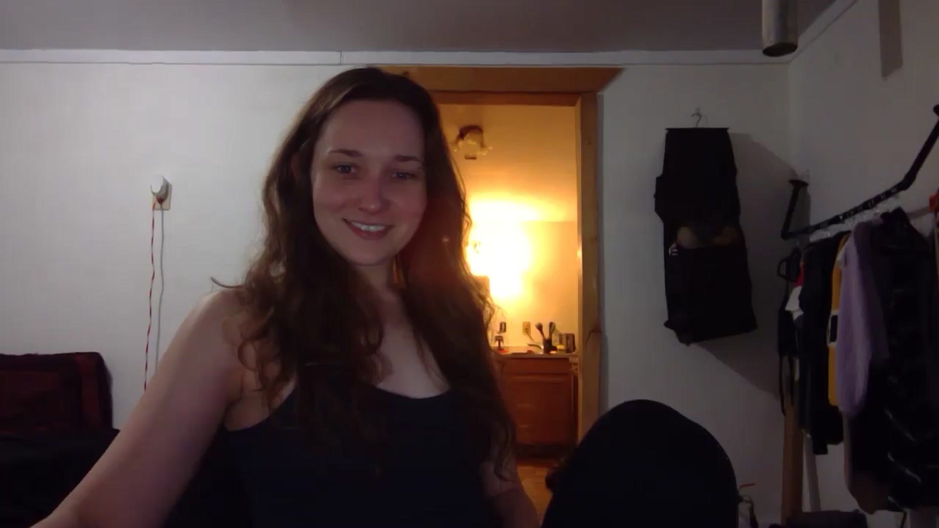 Gallery image thumbnail from hornyhippiexx's myfreecams stream on, 05/09/2025, 09:42 image 3 of 20