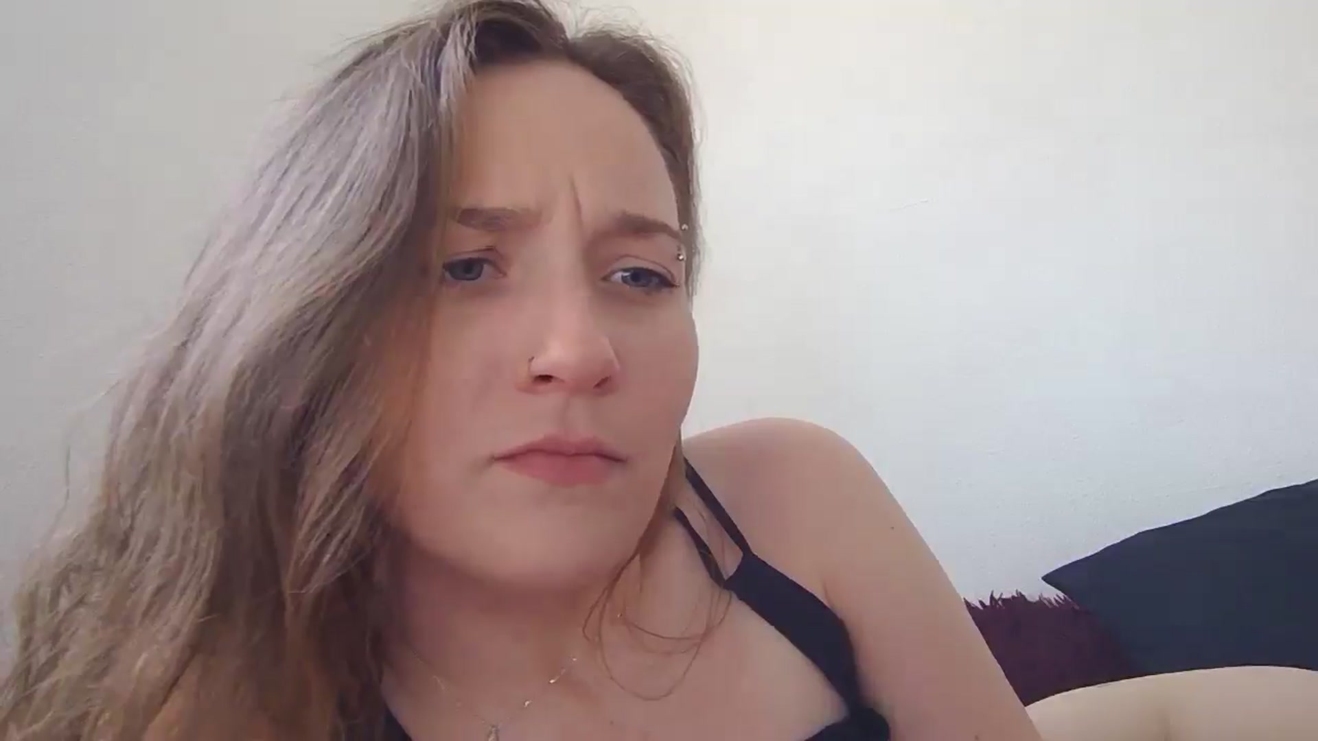 Gallery image thumbnail from hornyhippiexx's myfreecams stream on, 05/12/2025, 01:04 image 19 of 20