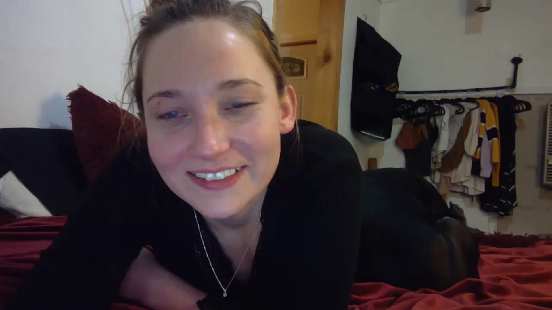 Gallery image thumbnail from hornyhippiexx's myfreecams stream on, 11/30/2025, 12:46 image 18 of 20