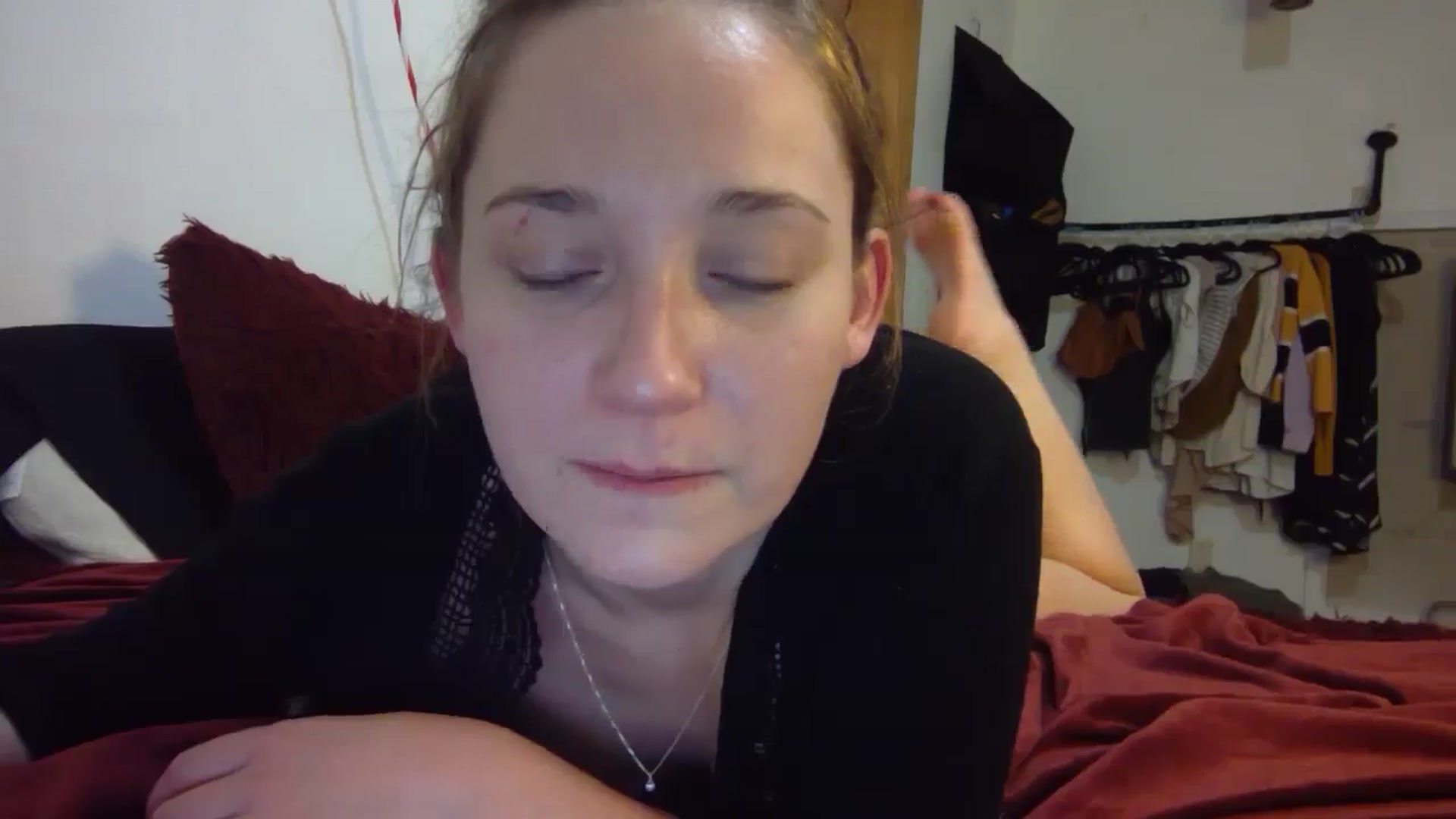 Gallery image thumbnail from hornyhippiexx's myfreecams stream on, 11/30/2025, 12:46 image 16 of 20