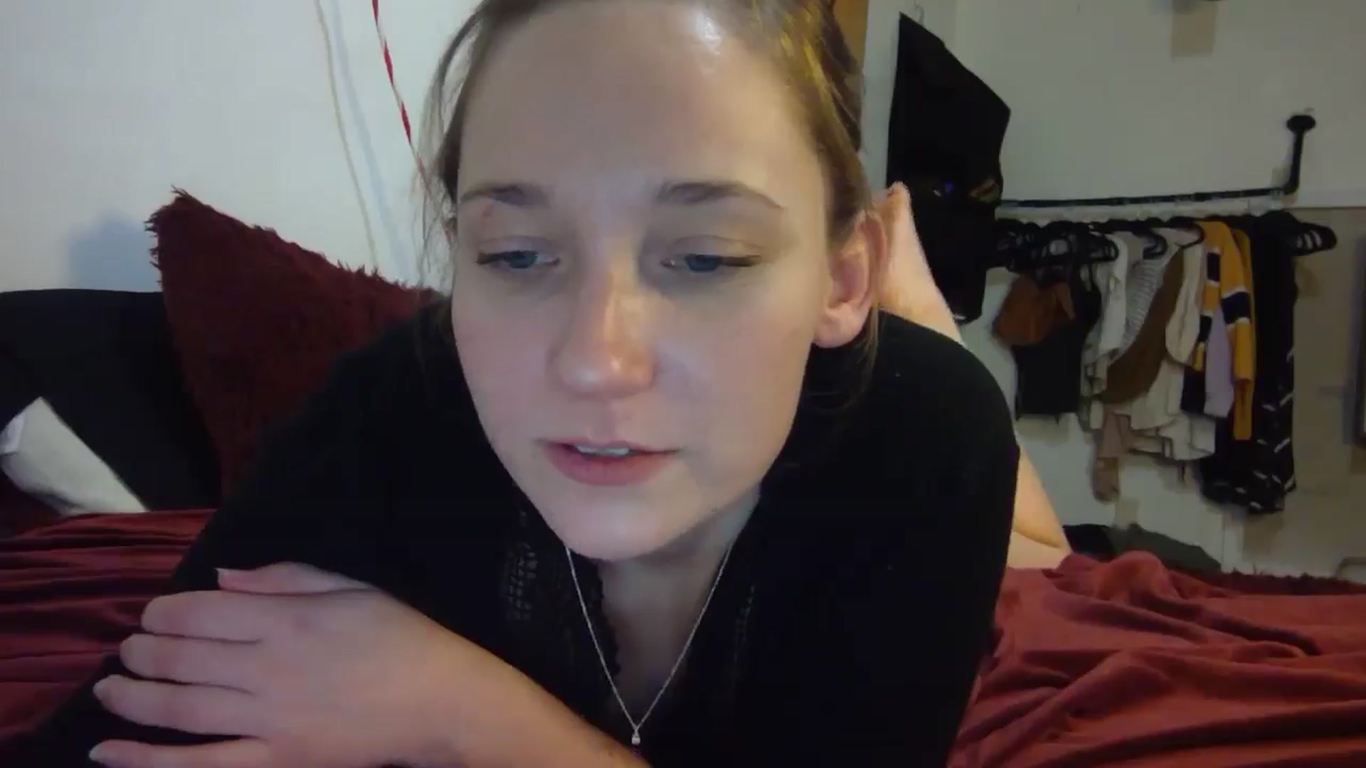 Gallery image thumbnail from hornyhippiexx's myfreecams stream on, 11/30/2025, 12:46 image 17 of 20