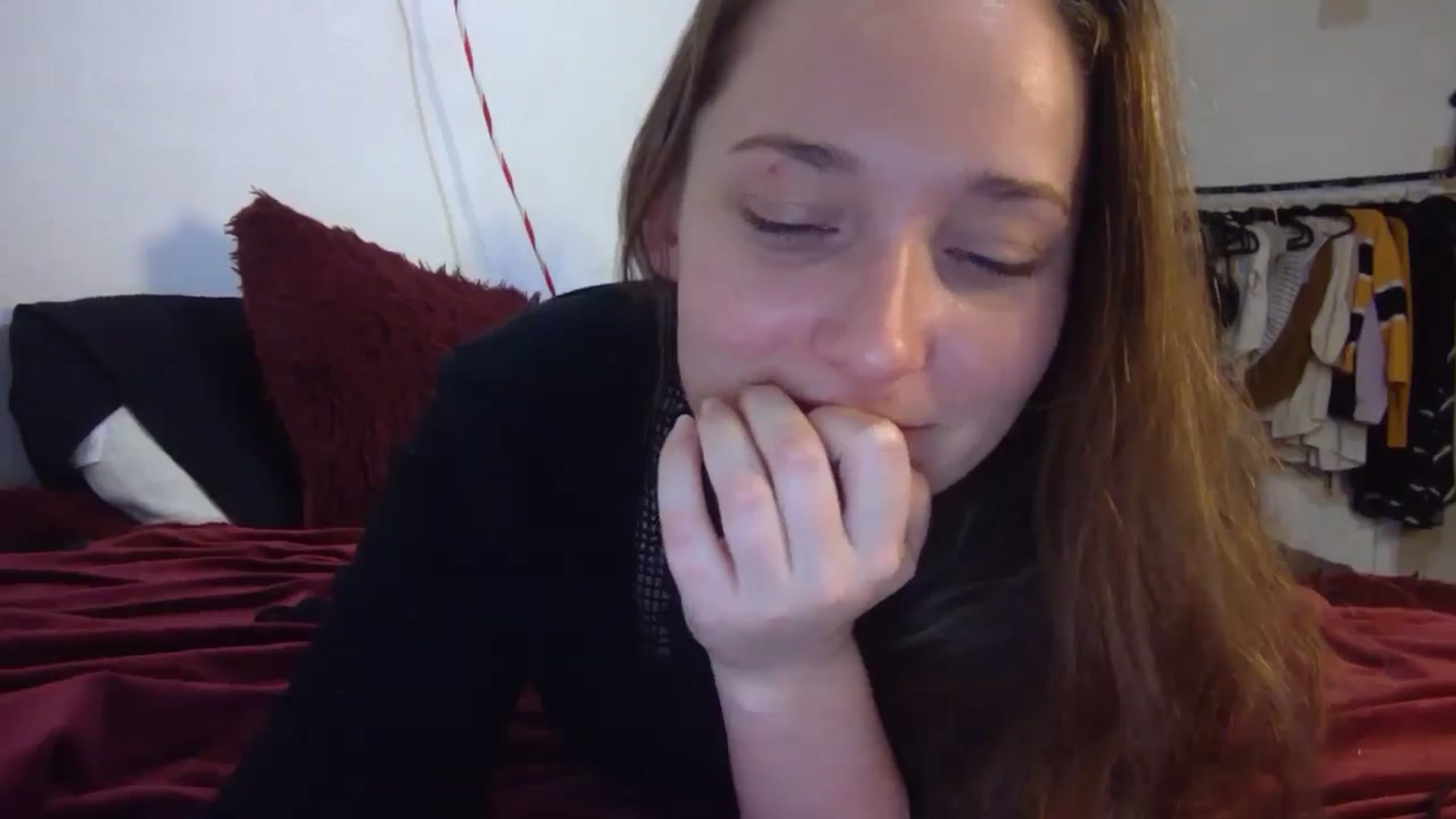 Gallery image thumbnail from hornyhippiexx's myfreecams stream on, 11/30/2025, 12:46 image 13 of 20