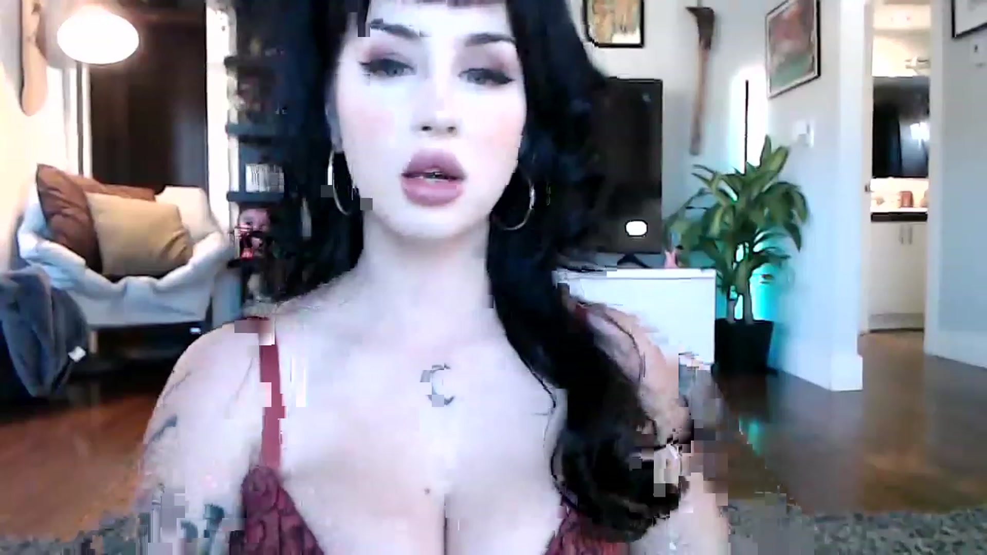 Gallery image thumbnail from hornyunicornn's myfreecams stream on, 11/28/2022, 23:13 image 18 of 20