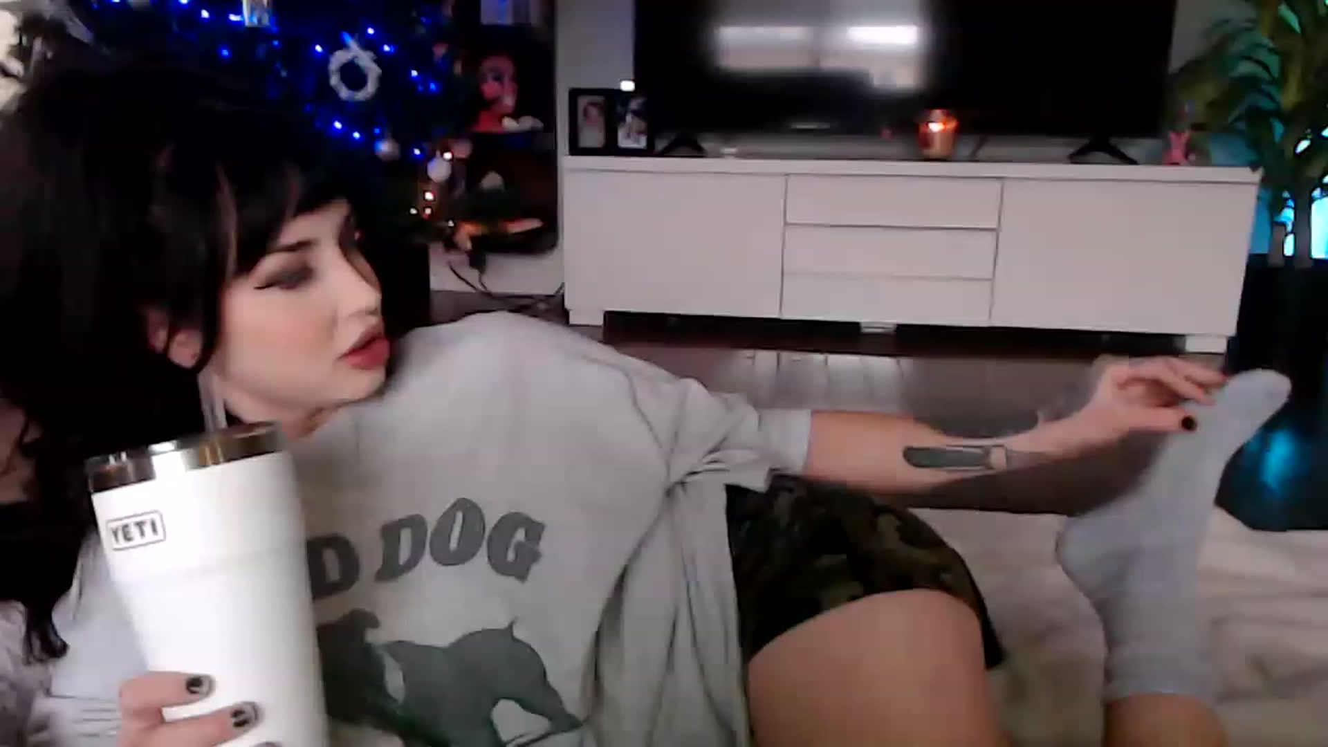 Gallery image thumbnail from hornyunicornn's myfreecams stream on, 12/06/2022, 21:36 image 8 of 20