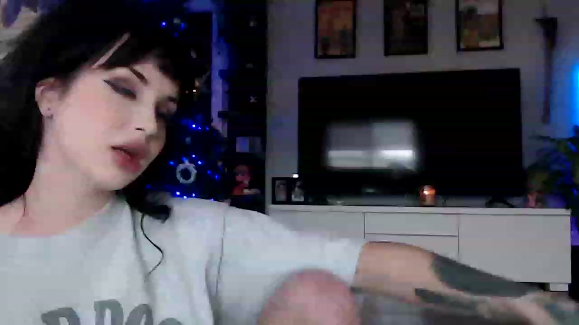 Gallery image thumbnail from hornyunicornn's myfreecams stream on, 12/06/2022, 21:36 image 16 of 20