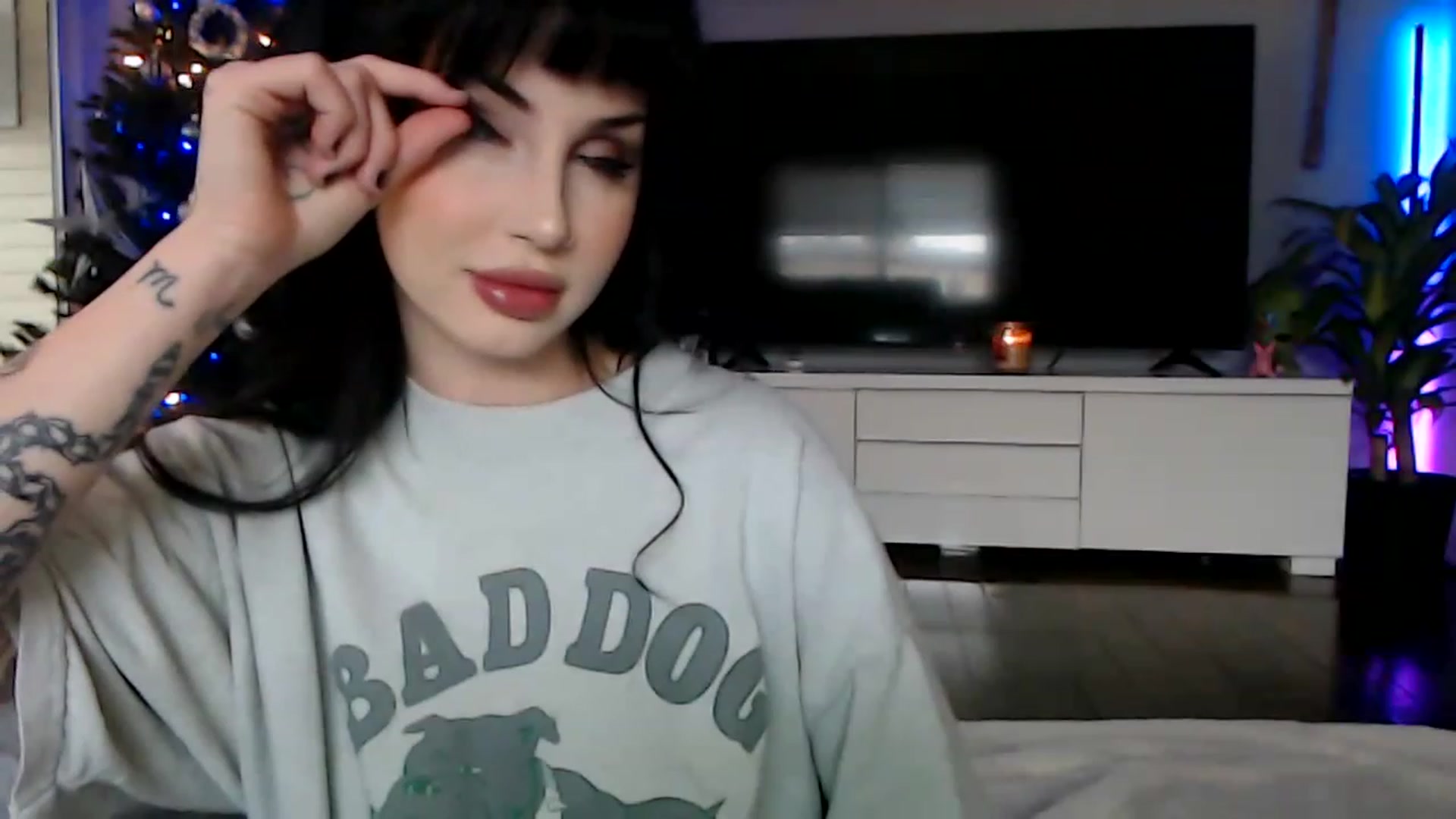 Gallery image thumbnail from hornyunicornn's myfreecams stream on, 12/06/2022, 22:00 image 8 of 20