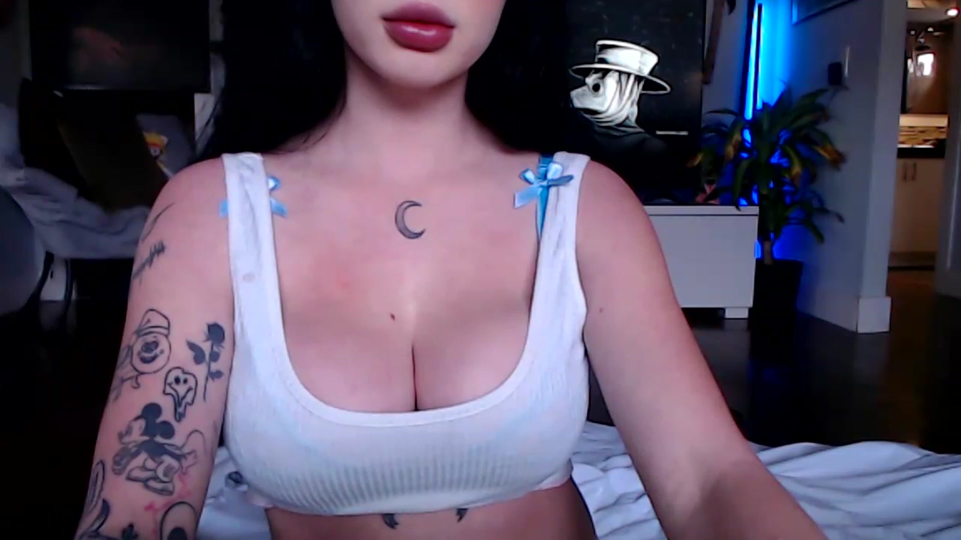 Gallery image thumbnail from hornyunicornn's myfreecams stream on, 01/20/2023, 22:40 image 12 of 20