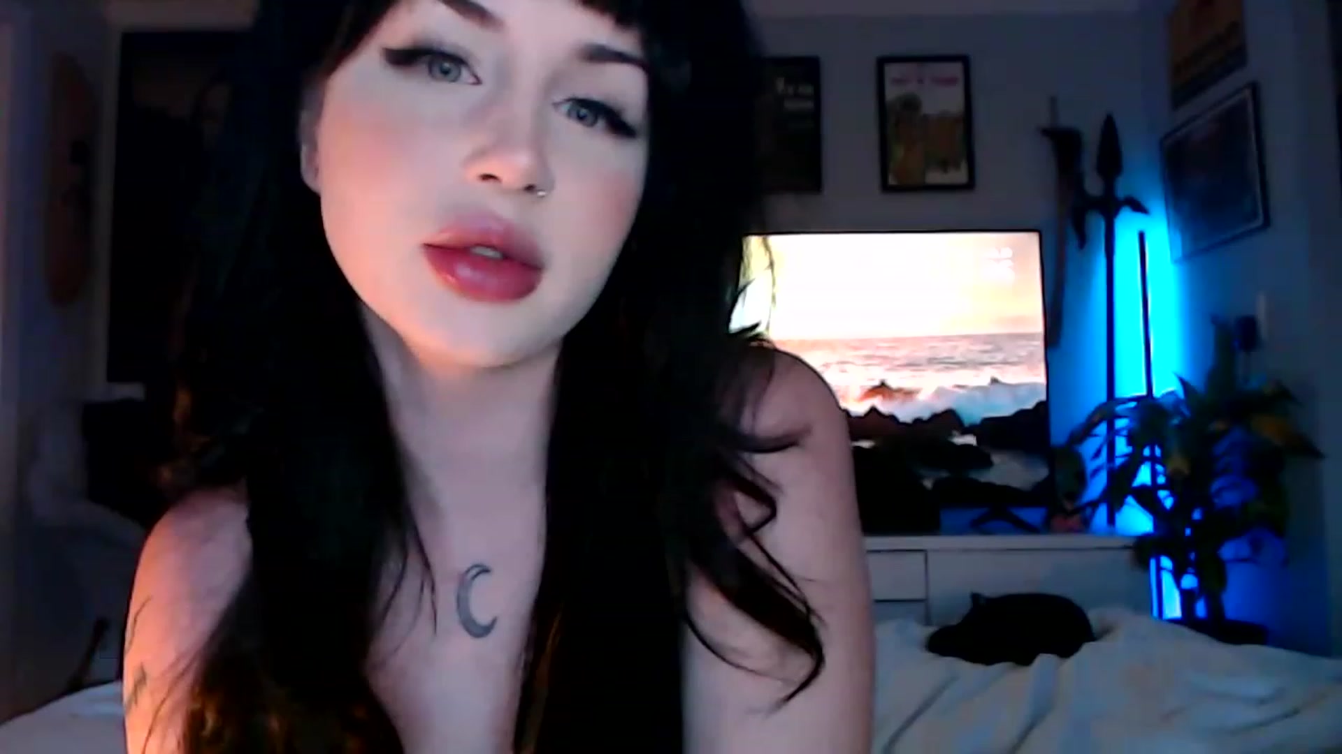 Gallery image thumbnail from hornyunicornn's myfreecams stream on, 01/30/2023, 01:14 image 10 of 20