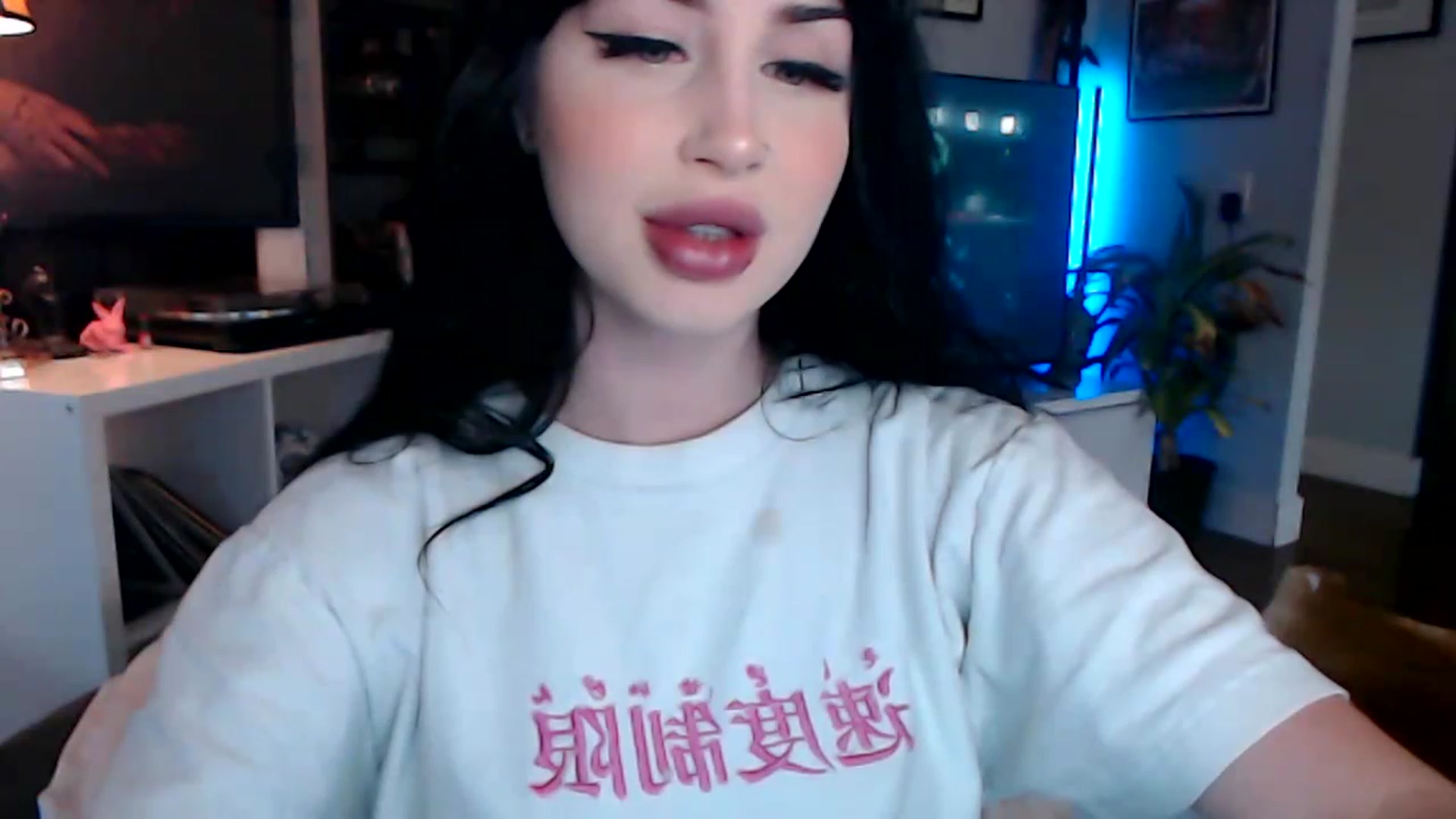Gallery image thumbnail from hornyunicornn's myfreecams stream on, 02/03/2023, 22:05 image 2 of 20
