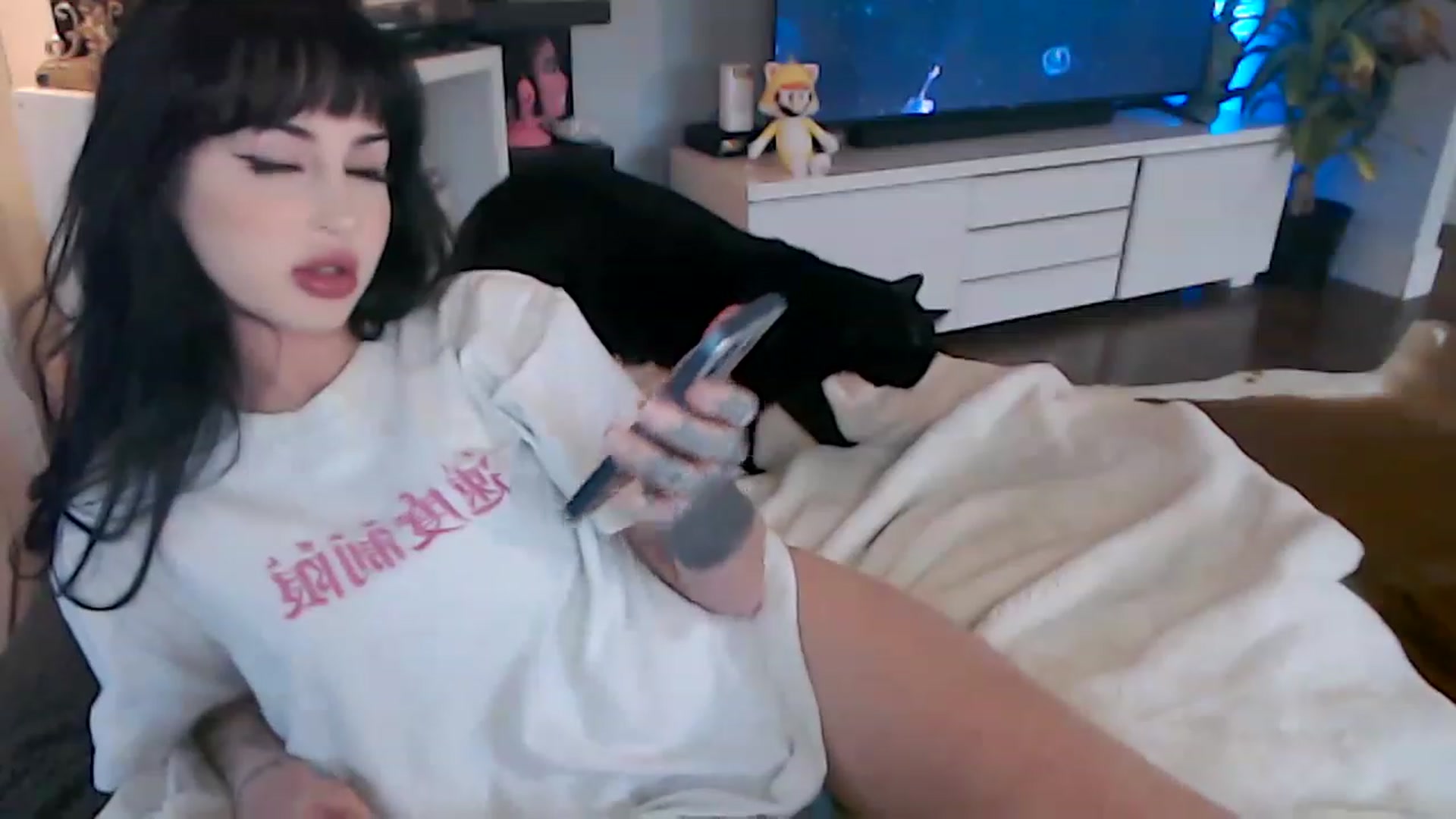 Gallery image thumbnail from hornyunicornn's myfreecams stream on, 02/03/2023, 22:05 image 11 of 20