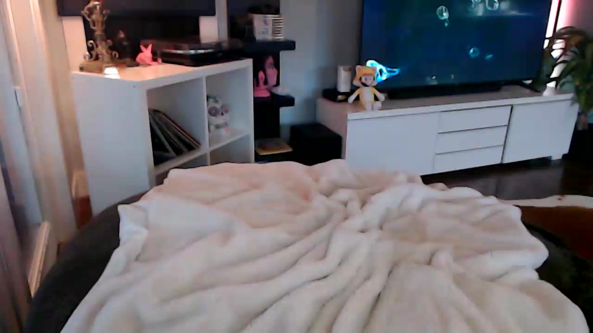 Gallery image thumbnail from hornyunicornn's myfreecams stream on, 02/03/2023, 22:28 image 14 of 20
