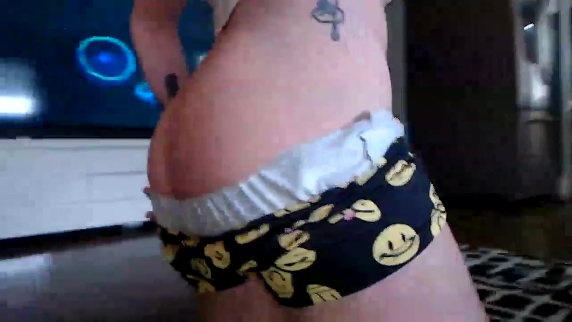 Gallery image thumbnail from hornyunicornn's myfreecams stream on, 03/03/2023, 22:30 image 15 of 20