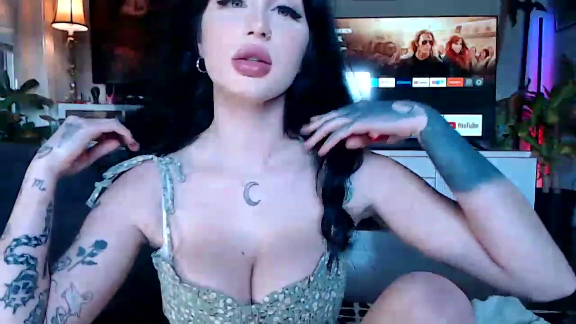 Gallery image thumbnail from hornyunicornn's myfreecams stream on, 03/15/2023, 22:45 image 15 of 20