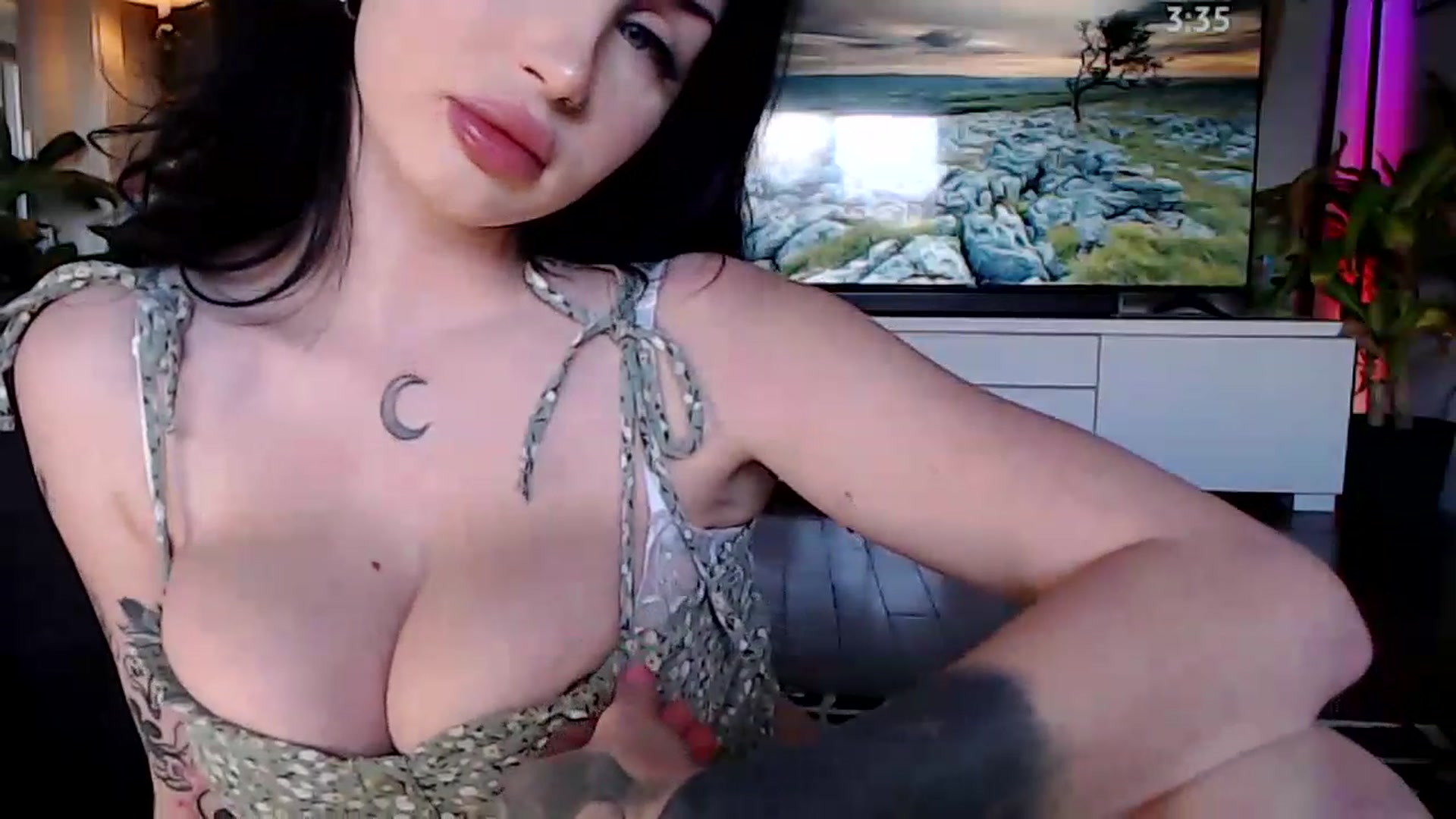Gallery image thumbnail from hornyunicornn's myfreecams stream on, 03/15/2023, 22:45 image 19 of 20