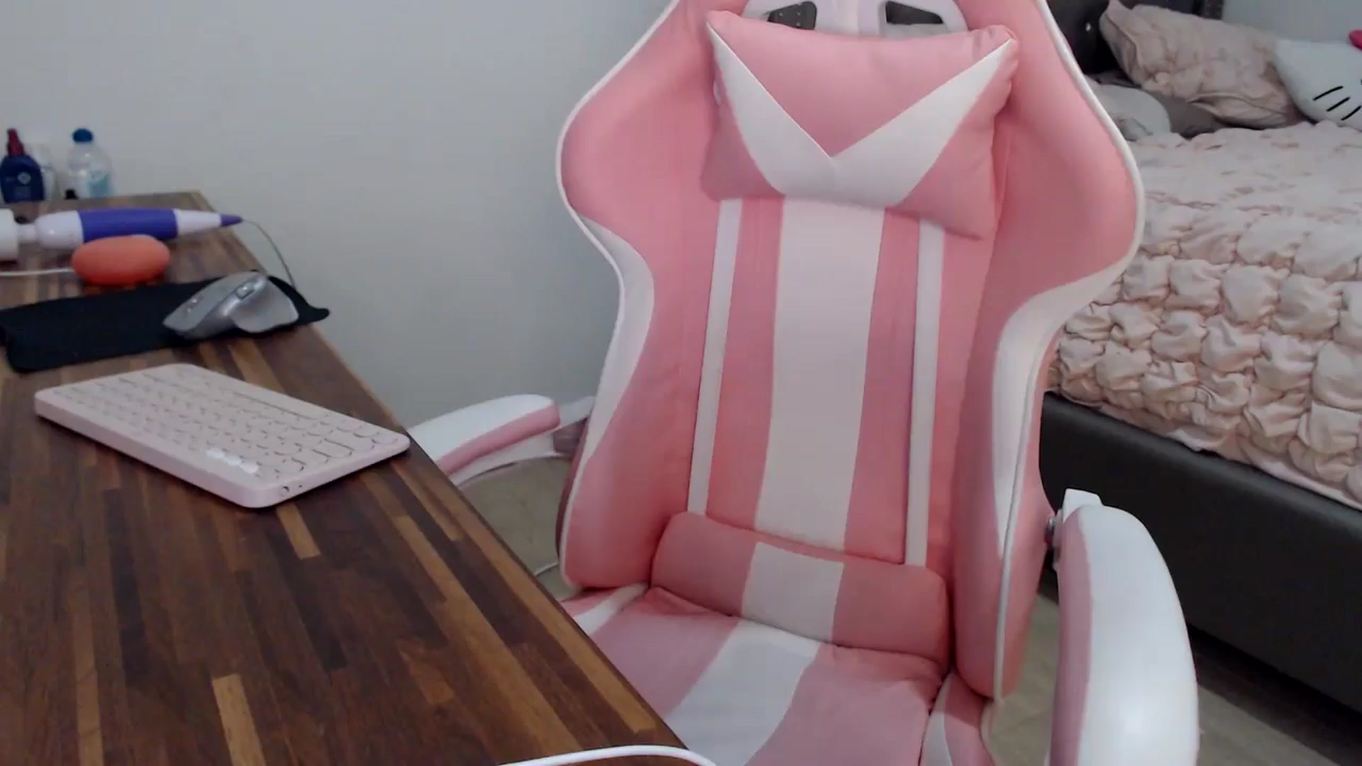 Gallery image thumbnail from hot_emo_girl's myfreecams stream on, 08/09/2024, 22:26 image 6 of 20