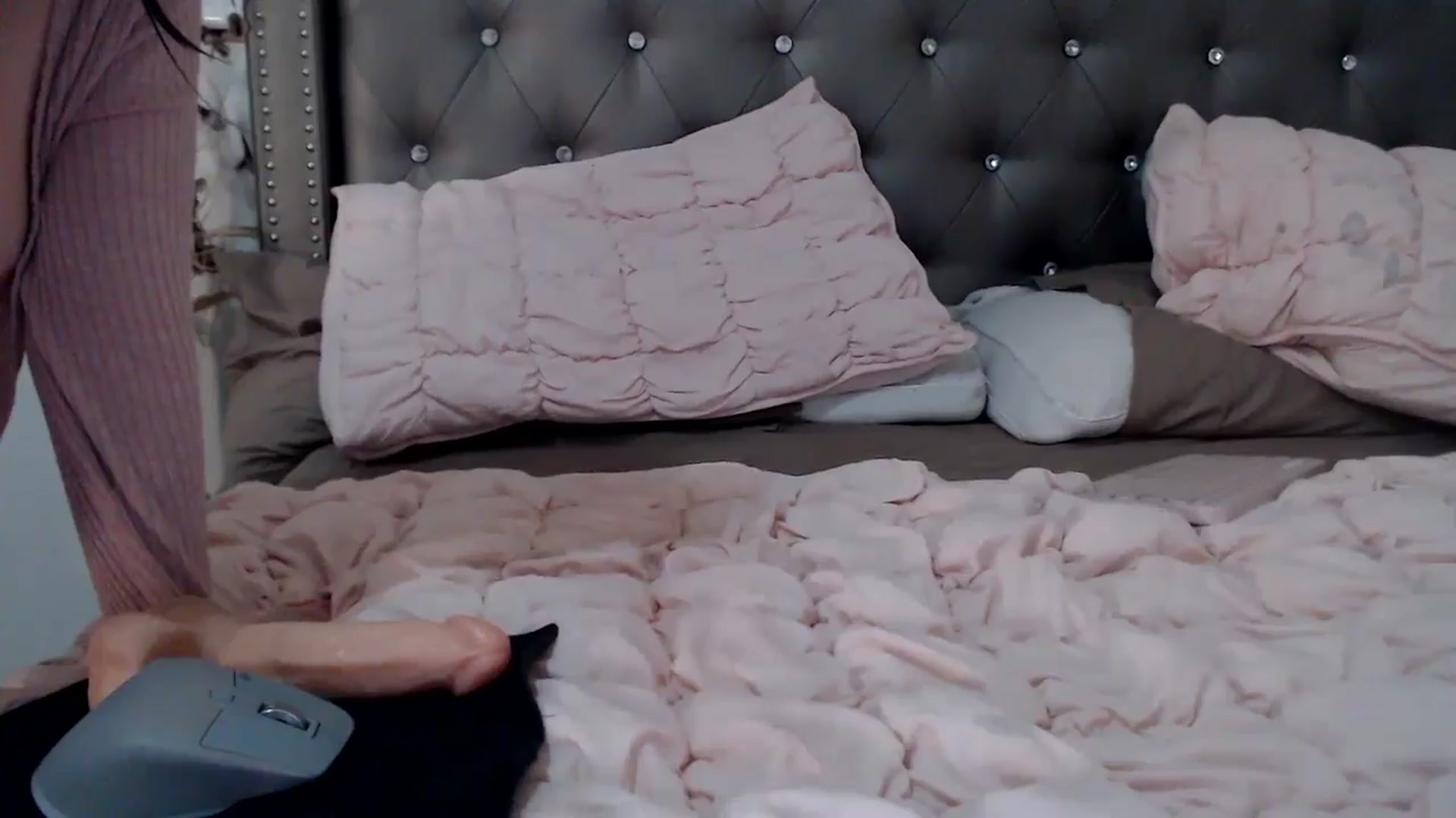 Gallery image thumbnail from hot_emo_girl's myfreecams stream on, 08/10/2024, 08:03 image 14 of 20