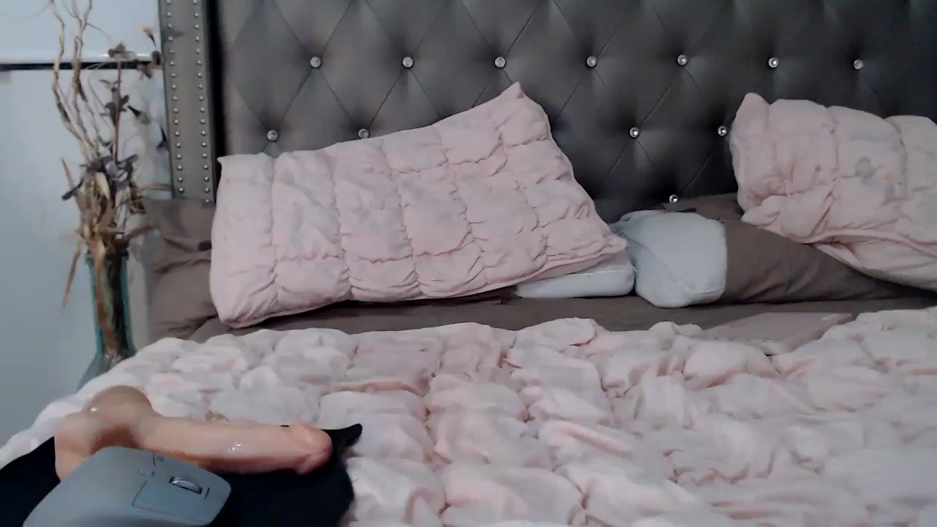Gallery image thumbnail from hot_emo_girl's myfreecams stream on, 08/10/2024, 08:03 image 16 of 20