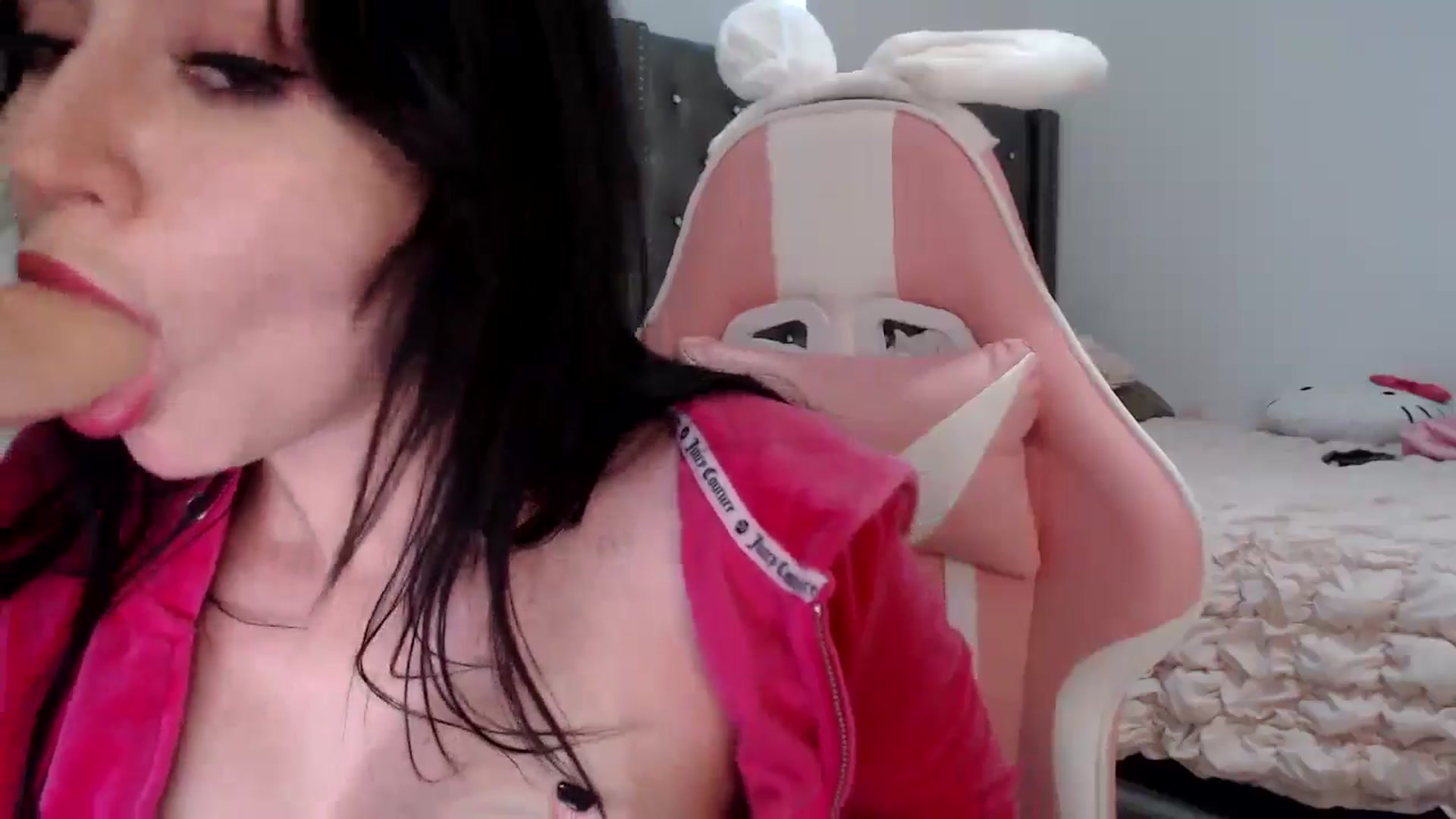 Gallery image thumbnail from hot_emo_girl's myfreecams stream on, 08/11/2024, 23:15 image 10 of 20