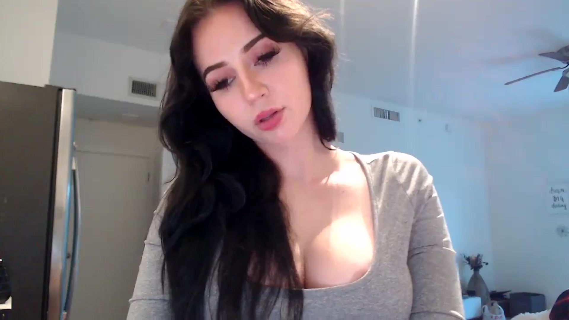 Gallery image thumbnail from hot_emo_girl's myfreecams stream on, 08/16/2024, 23:35 image 8 of 20