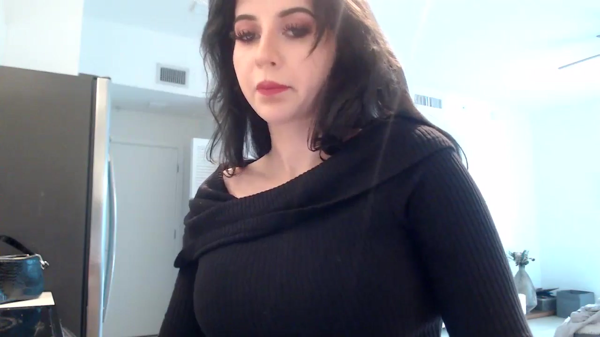 Gallery image thumbnail from hot_emo_girl's myfreecams stream on, 08/18/2024, 22:53 image 6 of 20