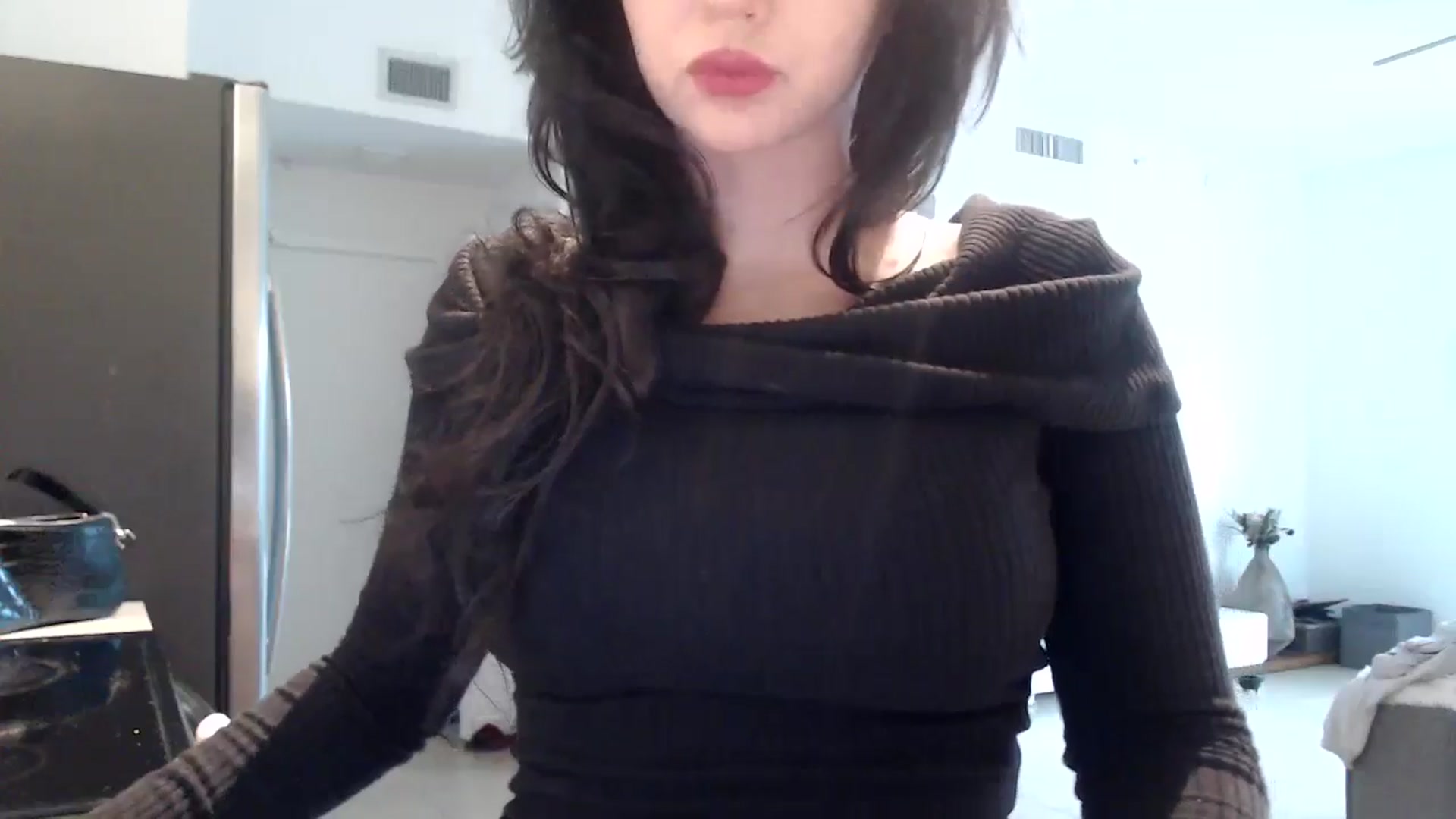 Gallery image thumbnail from hot_emo_girl's myfreecams stream on, 08/18/2024, 22:53 image 11 of 20