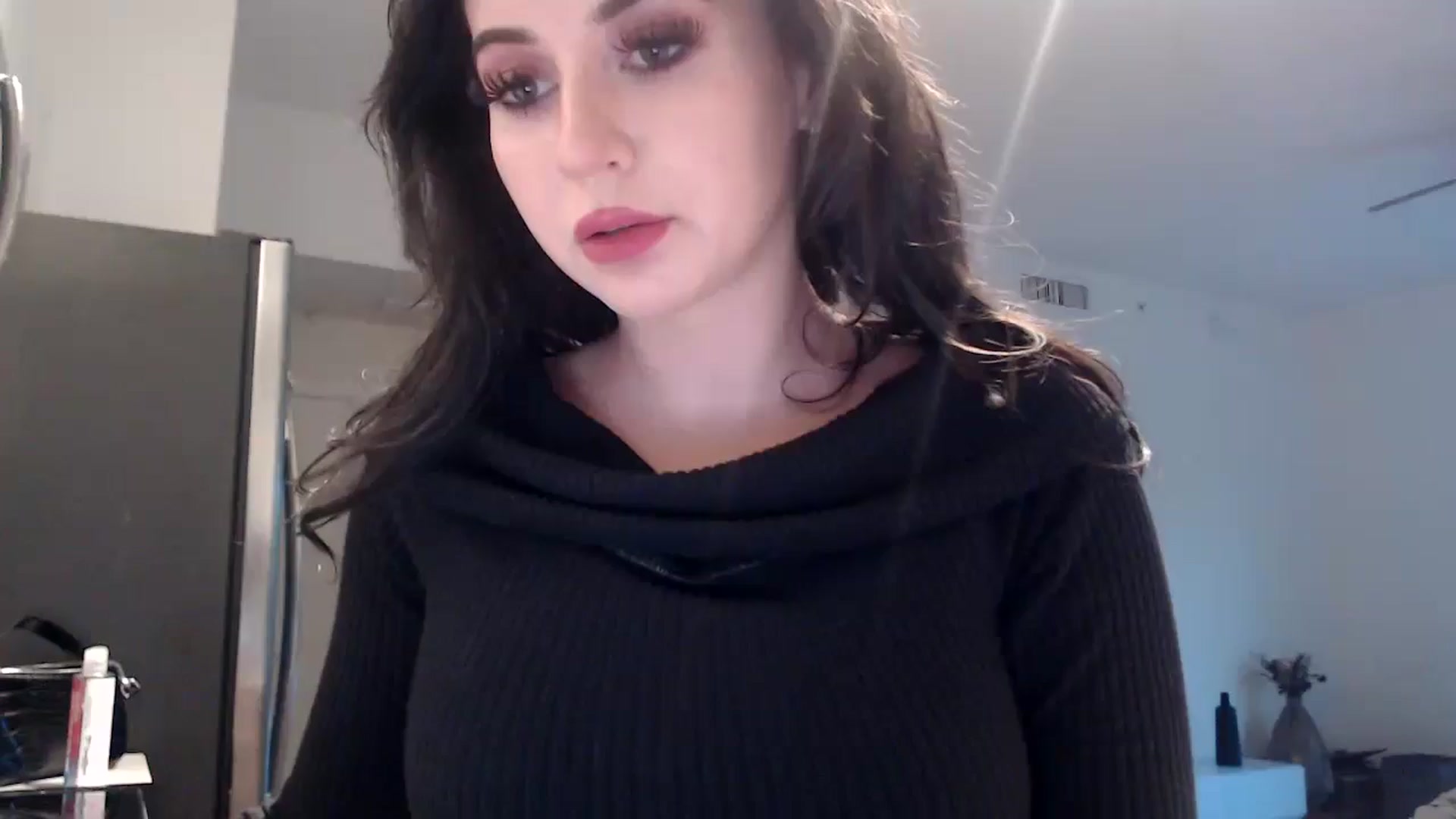 Gallery image thumbnail from hot_emo_girl's myfreecams stream on, 08/19/2024, 24:26 image 1 of 20