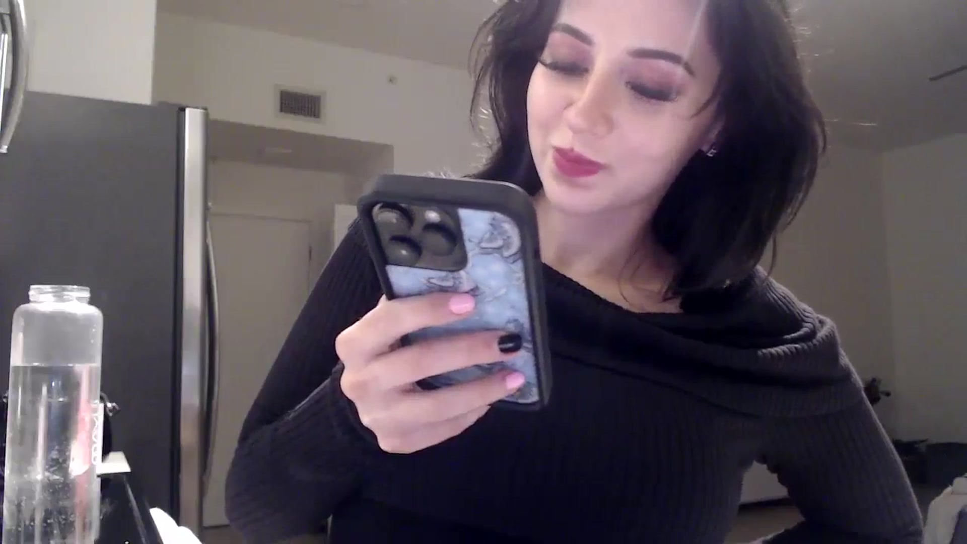 Gallery image thumbnail from hot_emo_girl's myfreecams stream on, 08/19/2024, 24:26 image 20 of 20