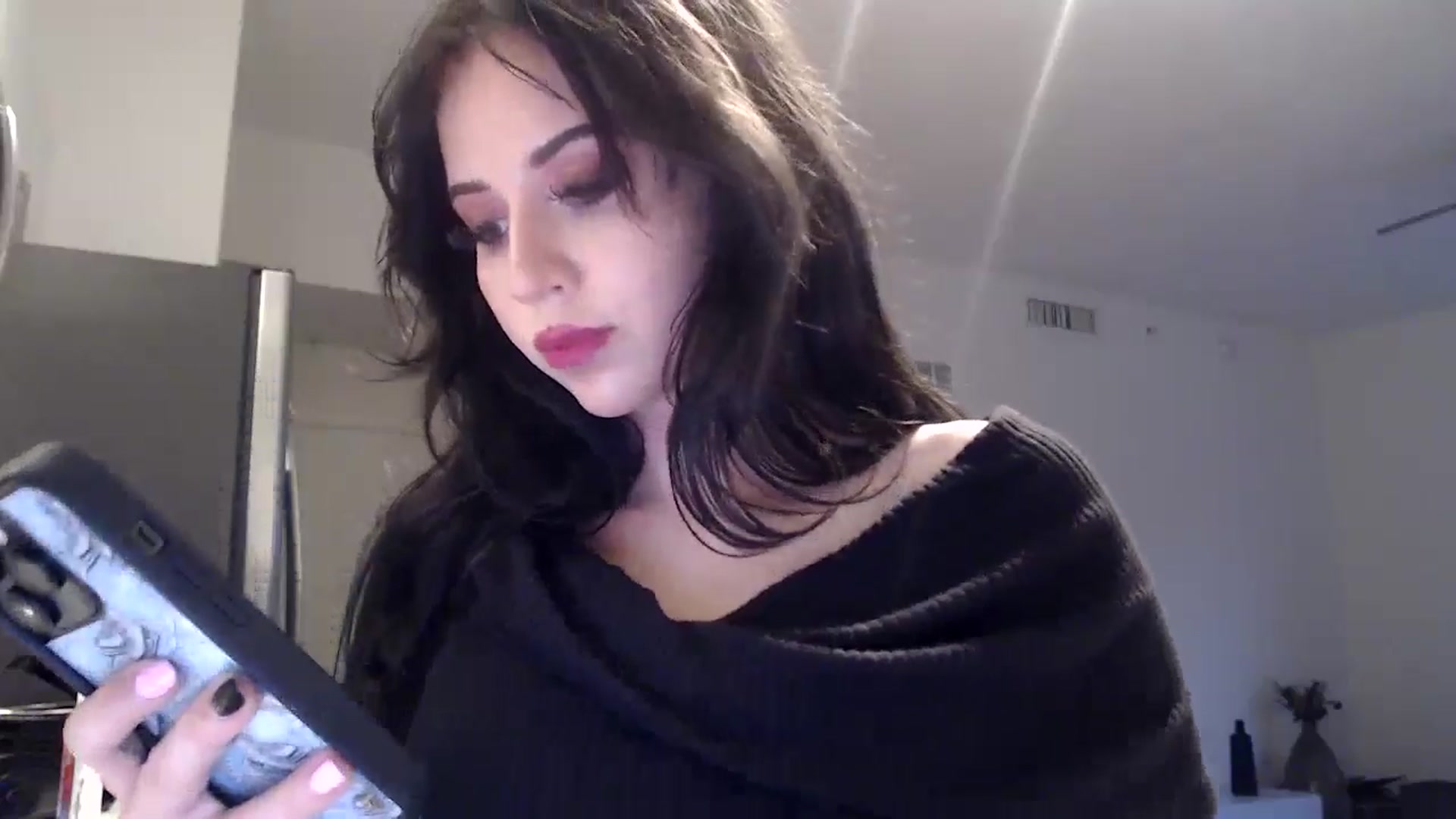 Gallery image thumbnail from hot_emo_girl's myfreecams stream on, 08/19/2024, 24:26 image 5 of 20