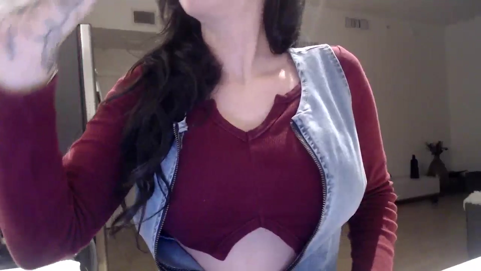Gallery image thumbnail from hot_emo_girl's myfreecams stream on, 08/21/2024, 02:53 image 17 of 20