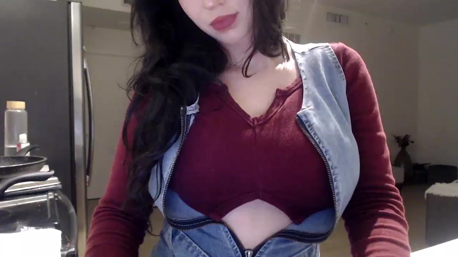 Gallery image thumbnail from hot_emo_girl's myfreecams stream on, 08/21/2024, 02:53 image 13 of 20